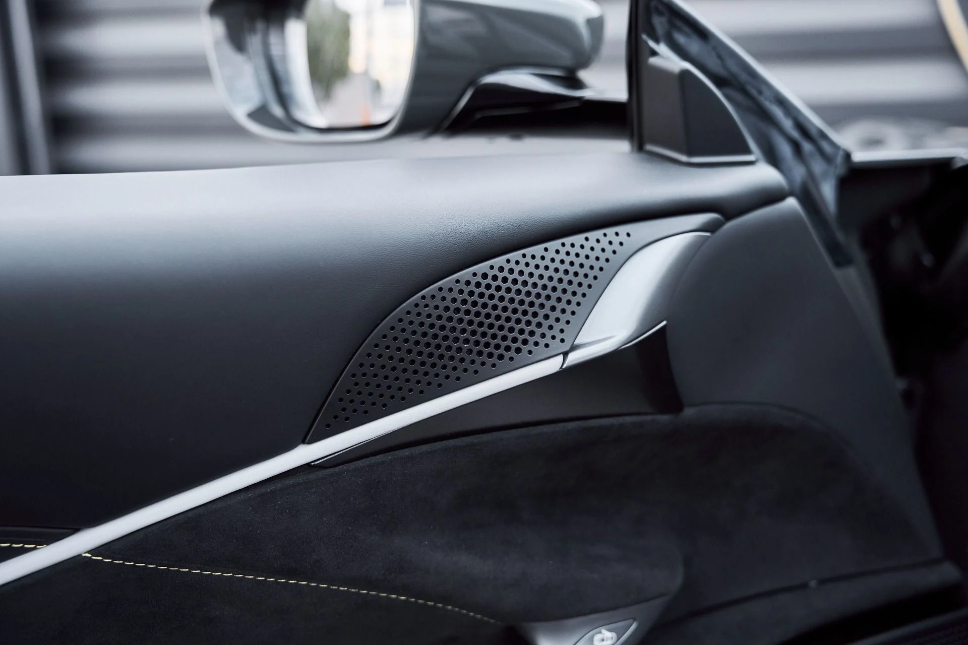 mph036_2709411131_Used_2024_Ferrari_Roma_Base_1769222133_f4a3b7e030