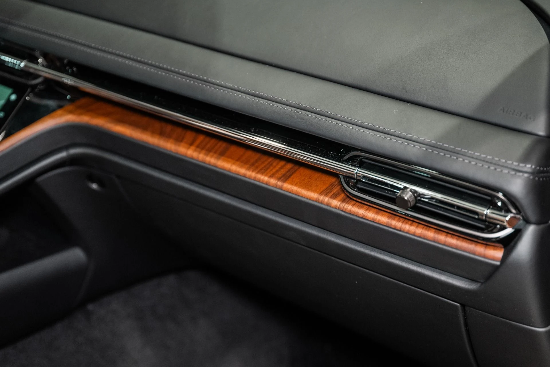 mph036_270945147_New_2026_Aston_Martin_DB_12_Volante_1772211091_b29e6f94e7