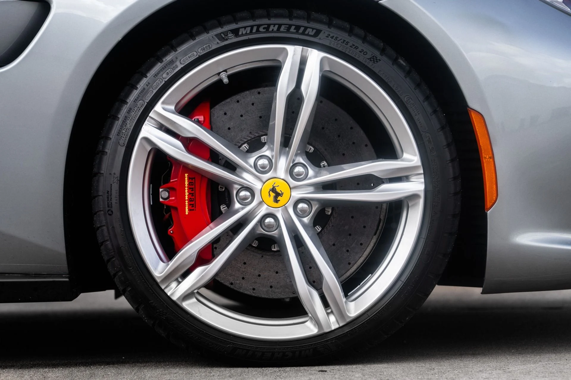 mph036_2713426773_Used_2019_Ferrari_GTC_4_Lusso_1759771823_9c13a25fd5