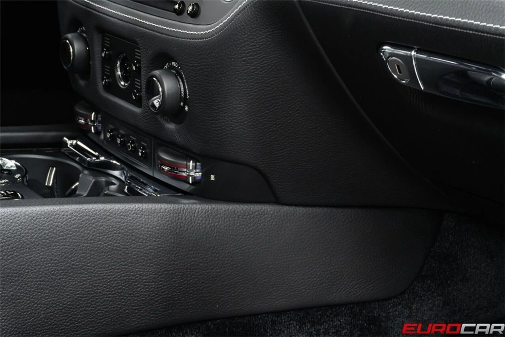 mph036_2722381380_image_37_01ca51a42f