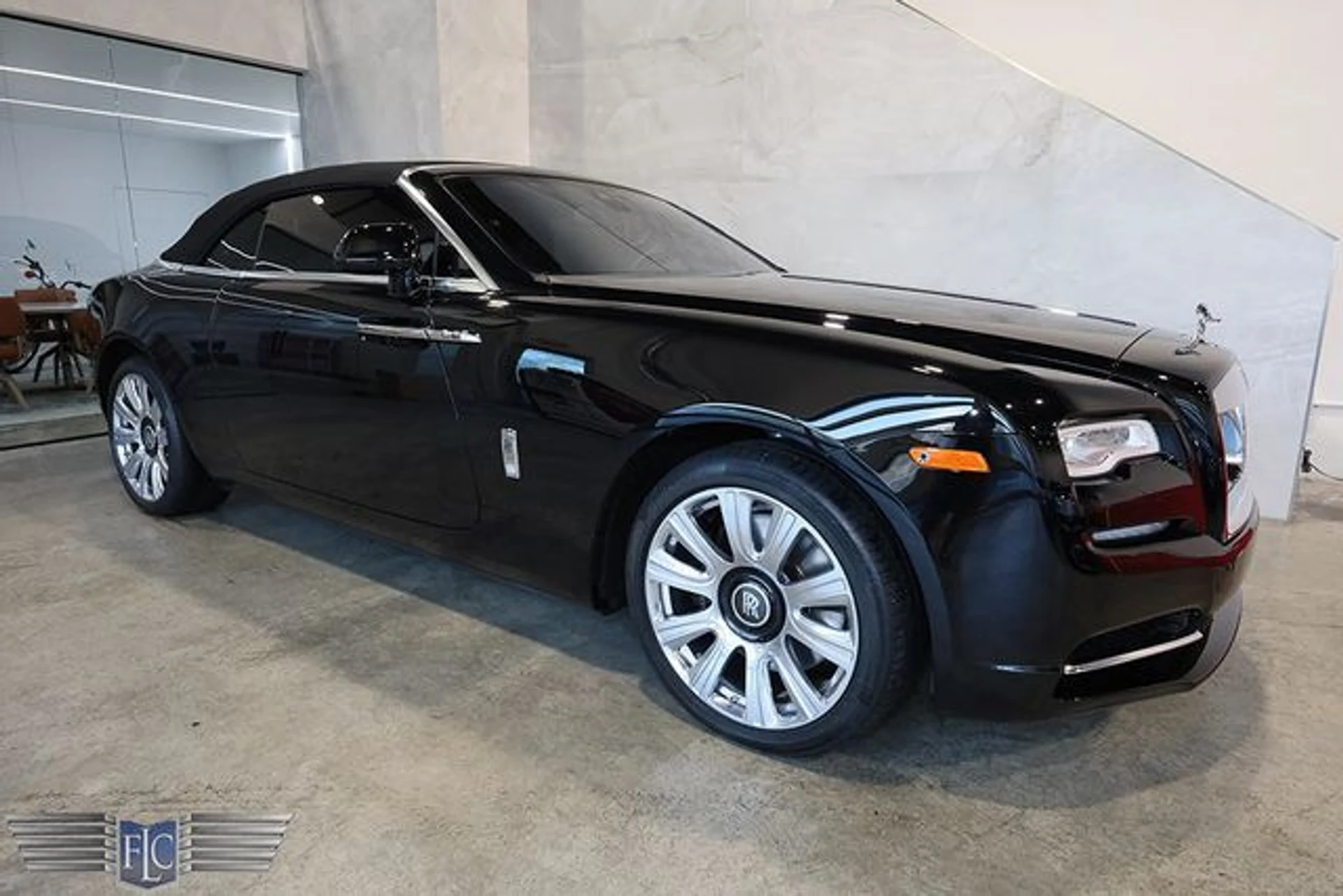 mph036_2724093120_used_2017_rolls_royce_dawn_convertible_9689_23082501_41_640_507bbb475e
