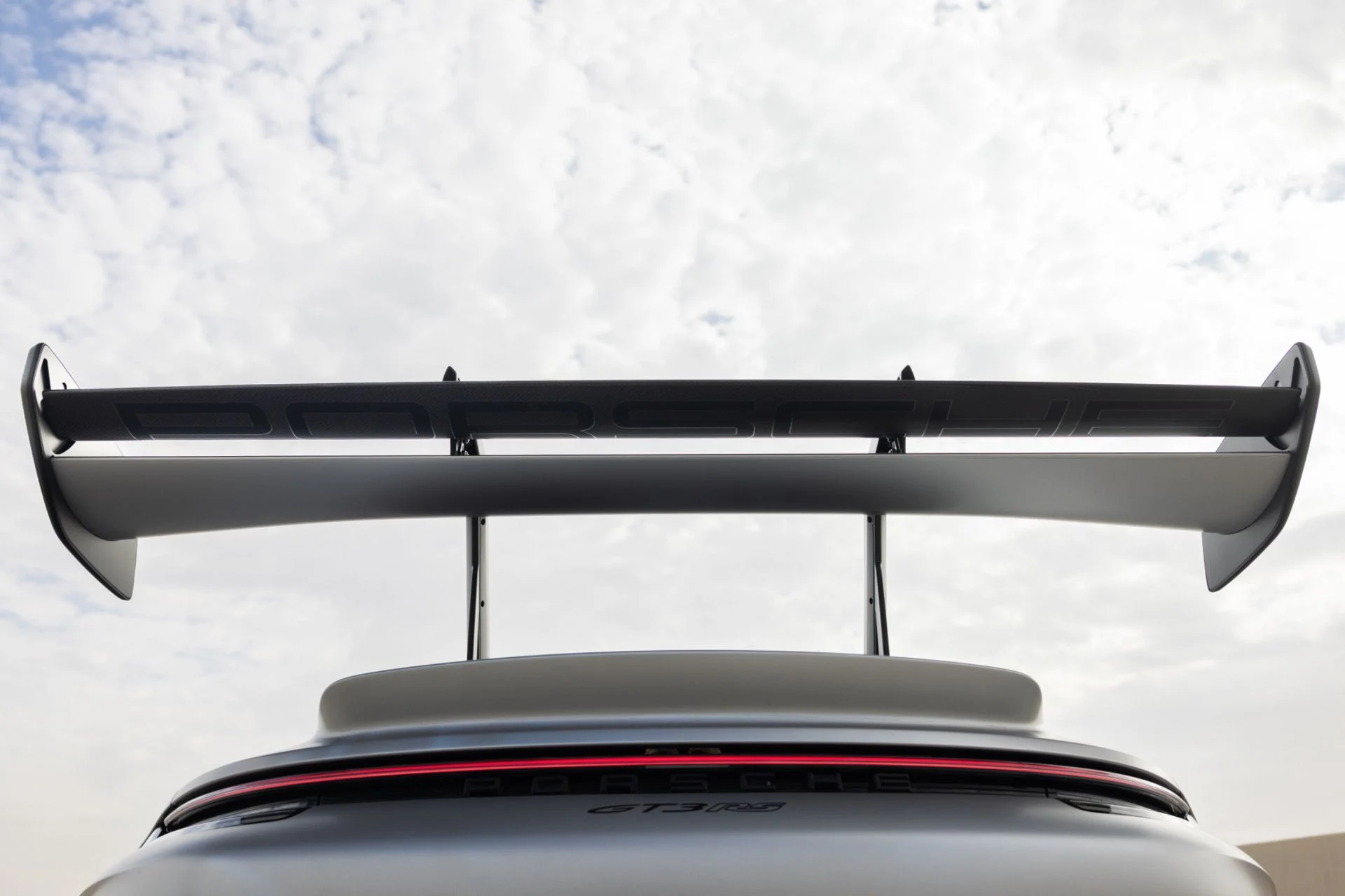 mph036_2733608440_Used_2025_Porsche_911_GT_3_RS_1785867725_56513fcb8f