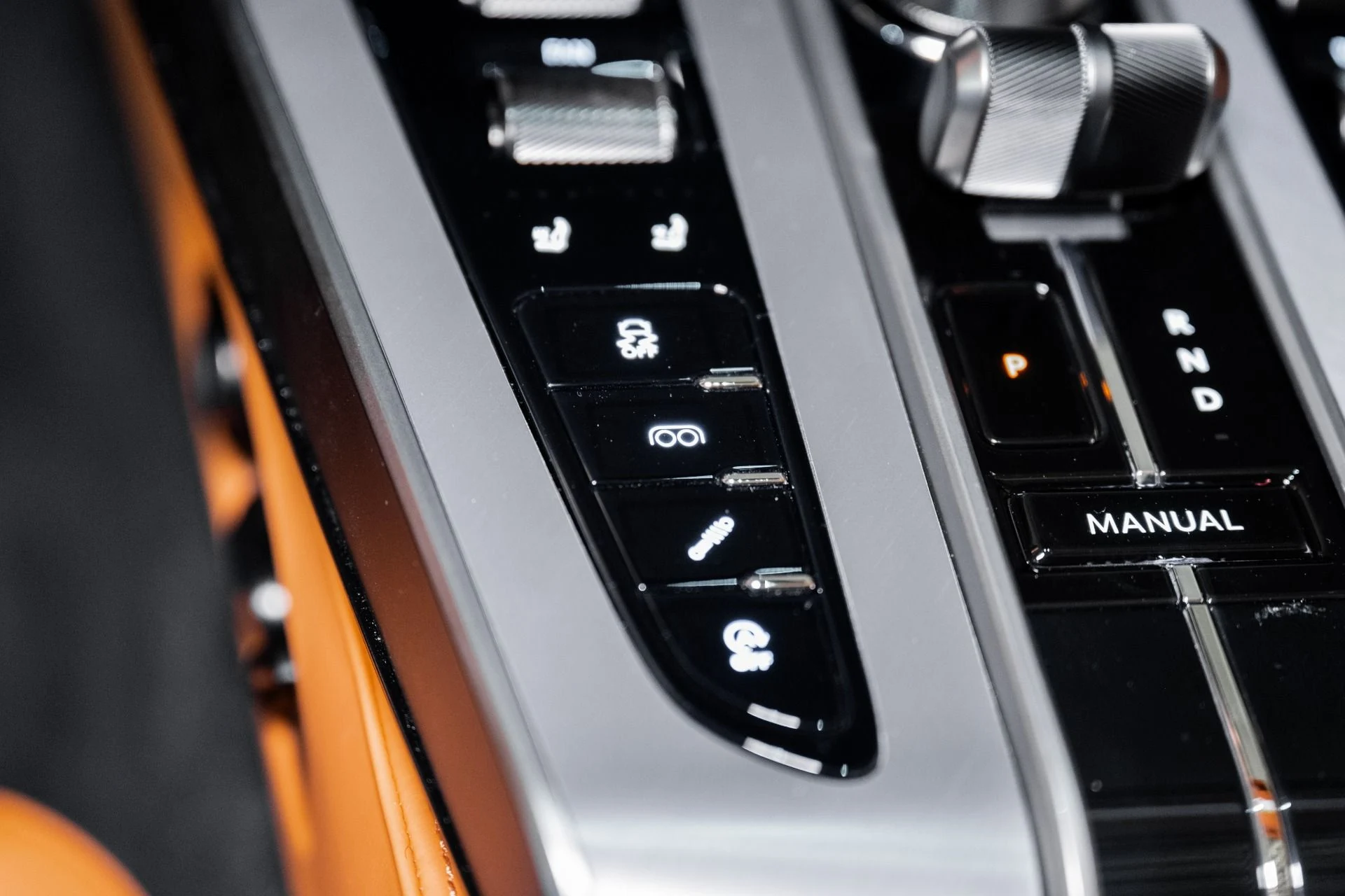 mph036_2735491722_Used_2025_Aston_Martin_Vanquish_1751745767_5ca272a956