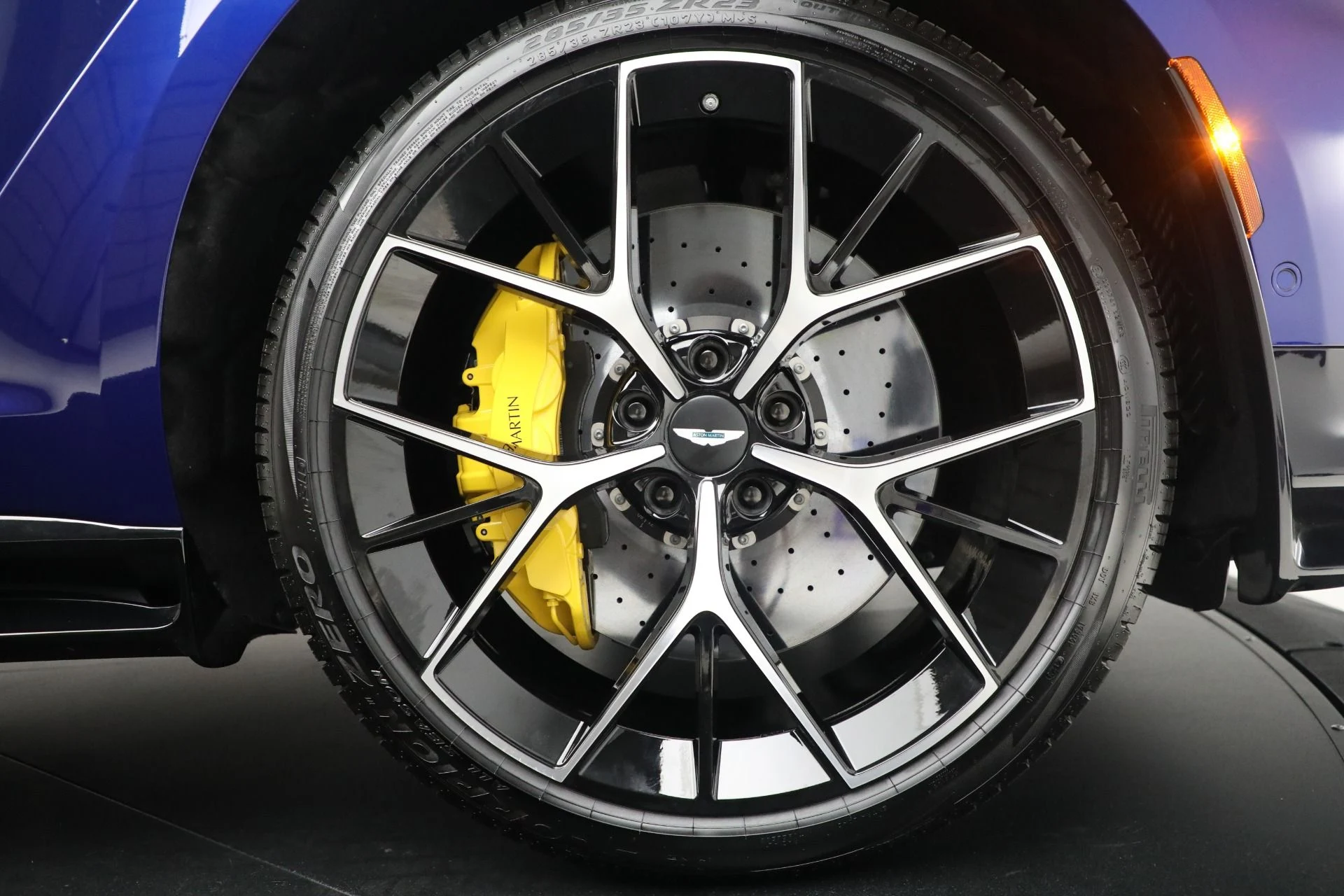 mph036_2736548631_New_2025_Aston_Martin_DBX_707_707_6e08c94136