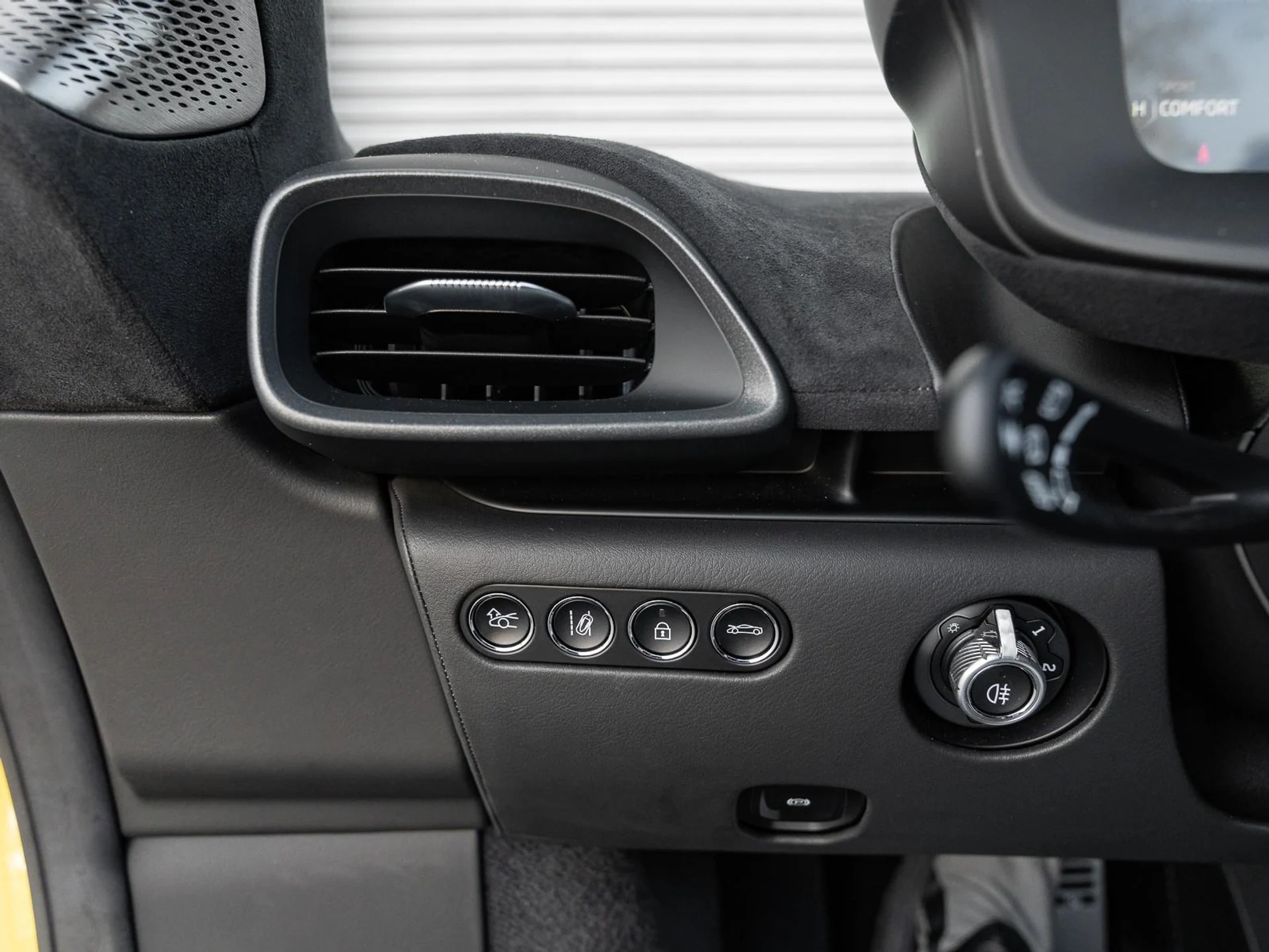 mph036_2753865188_Used_2025_Mc_Laren_Artura_Tech_Lux_1764082941_169455a63b