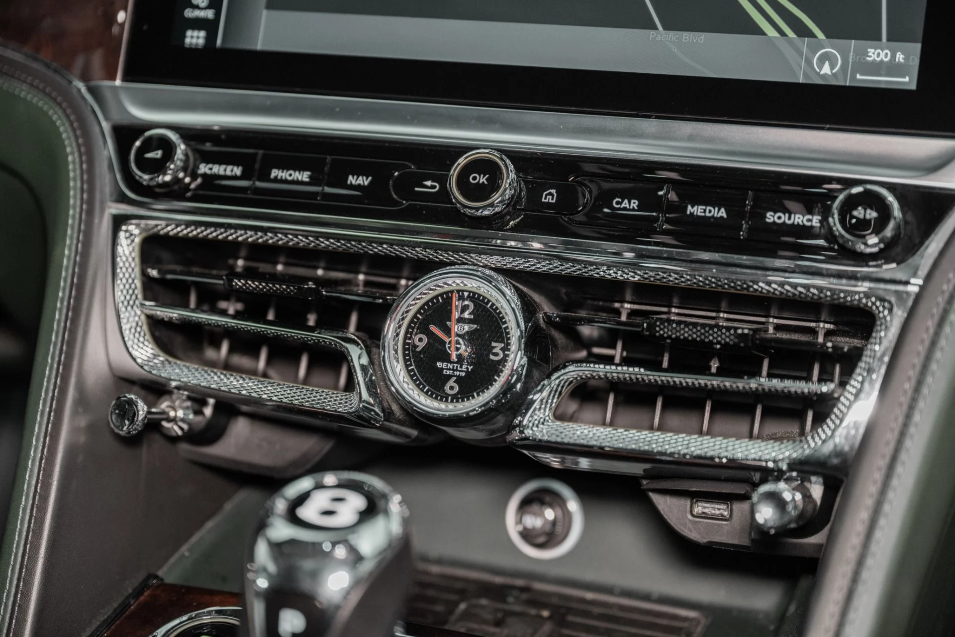 mph036_2756167937_Used_2022_Bentley_Flying_Spur_V8_1761057059_d794230815