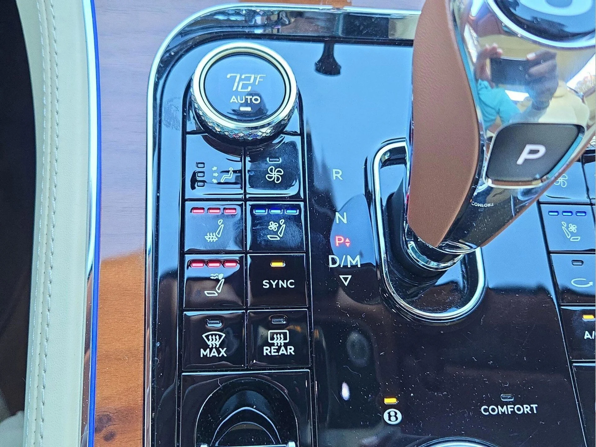 mph036_2756376648_a405391add1add93ad510858de77d966x_d34b15825b