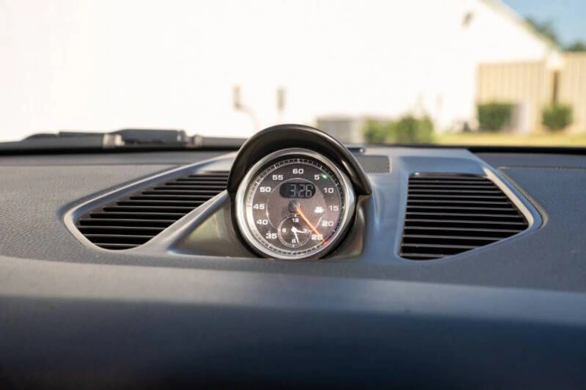 mph036_2757498932_2013_porsche_911_carrera_2dr_coupe_94c3f945ec