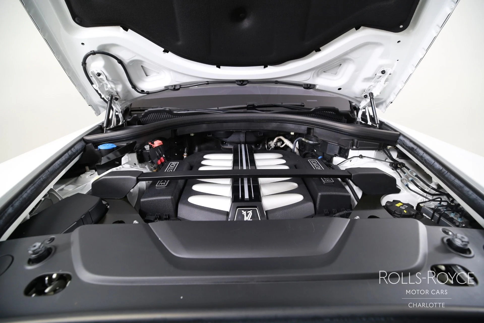 mph036_2761592530_Used_2020_Rolls_Royce_Cullinan_1750950377_26a211fb83