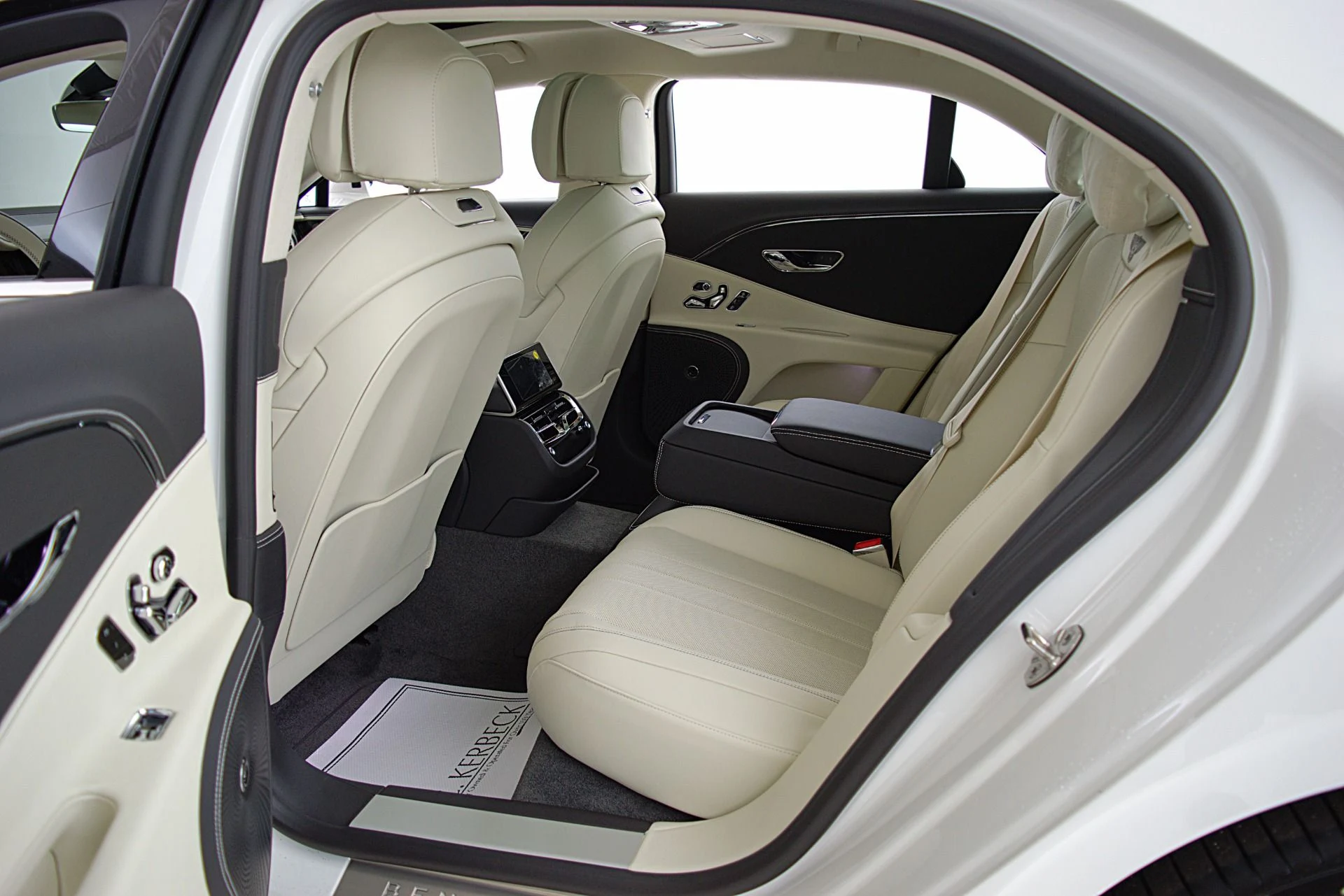 mph036_2762172369_Used_2023_Bentley_Flying_Spur_Hybrid_V6_LEASE_OPTIONS_AVAILABLE_ffffbb2dba