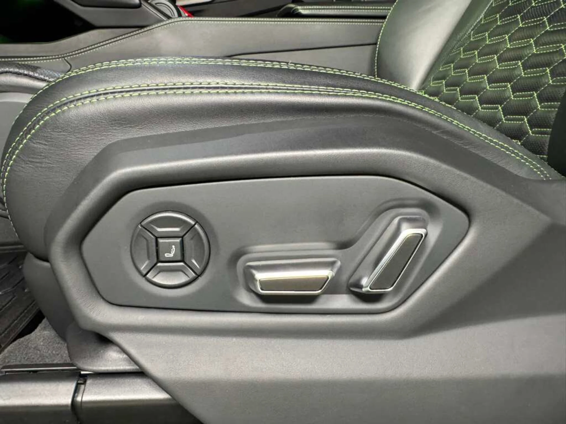 mph036_2773307846_9e1ce247339be07bea28009a1a3db054_d1105ac738