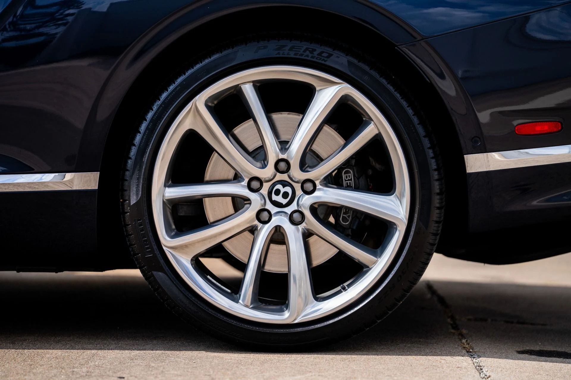 mph036_2781252738_Used_2022_Bentley_Continental_GT_V8_1761245166_1e42a9378e