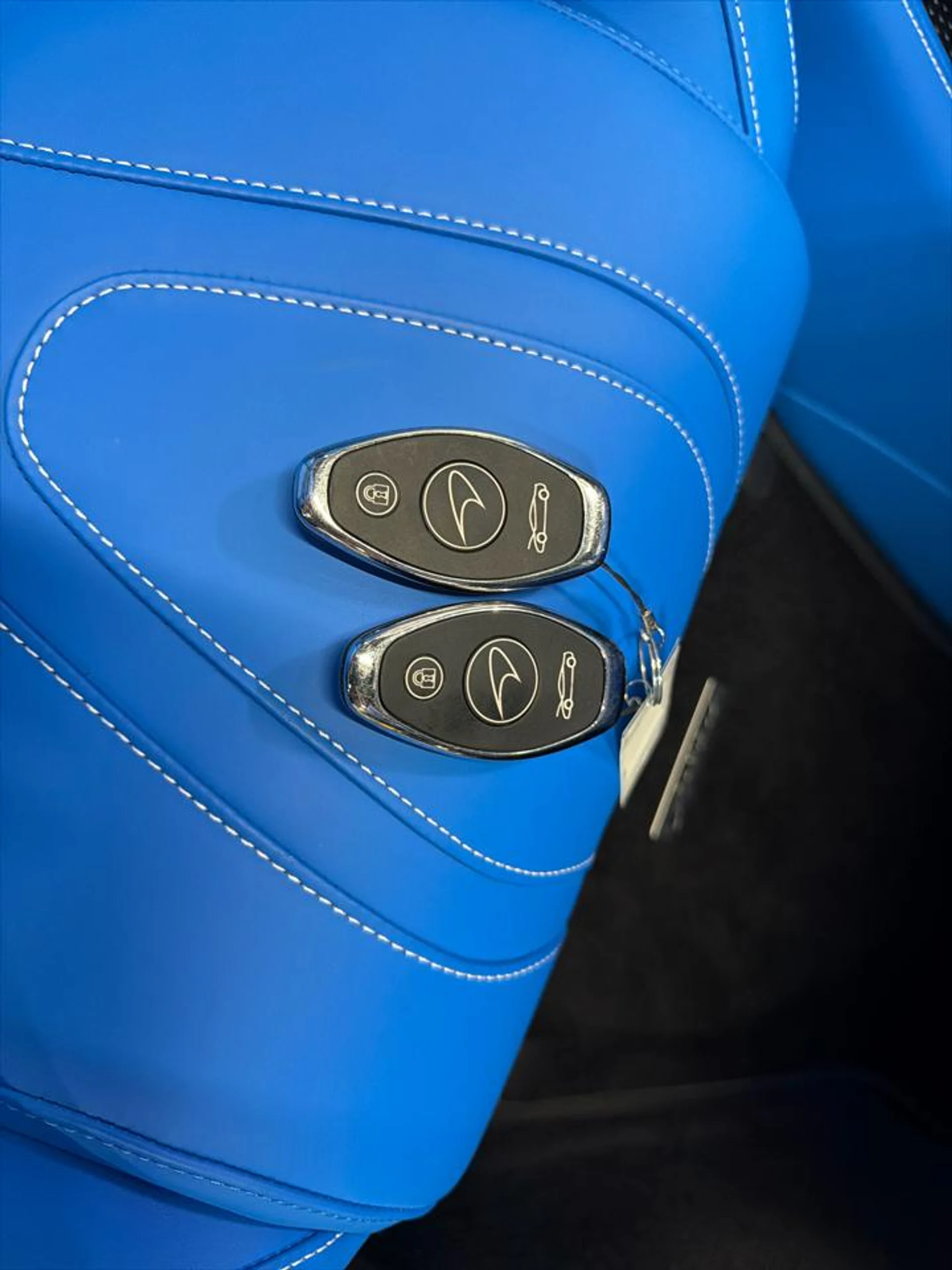 mph036_2786769225_639102140731761083_1343664056