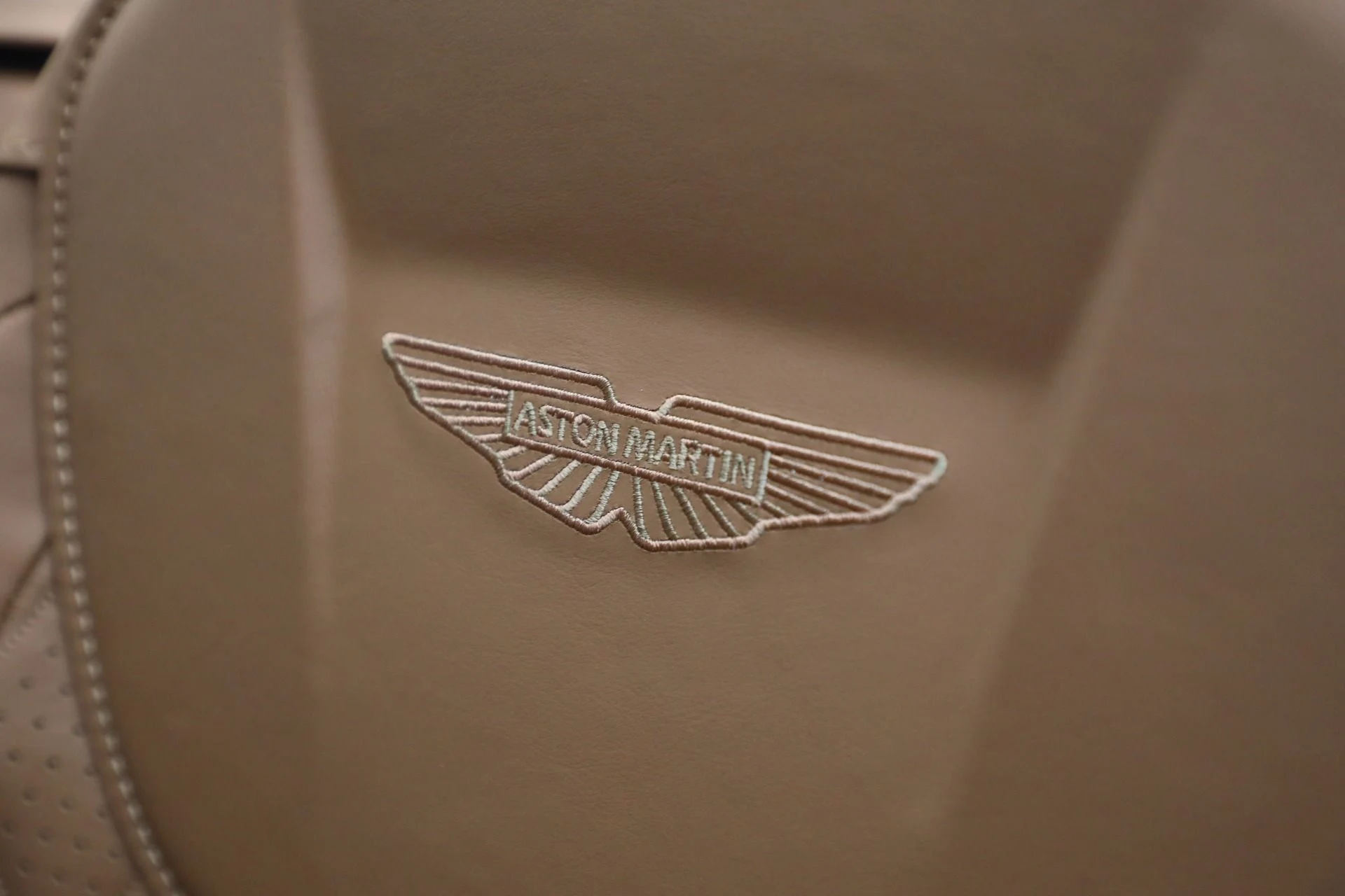 mph036_2795131410_New_2025_Aston_Martin_DB_12_Volante_68bd36b1ae