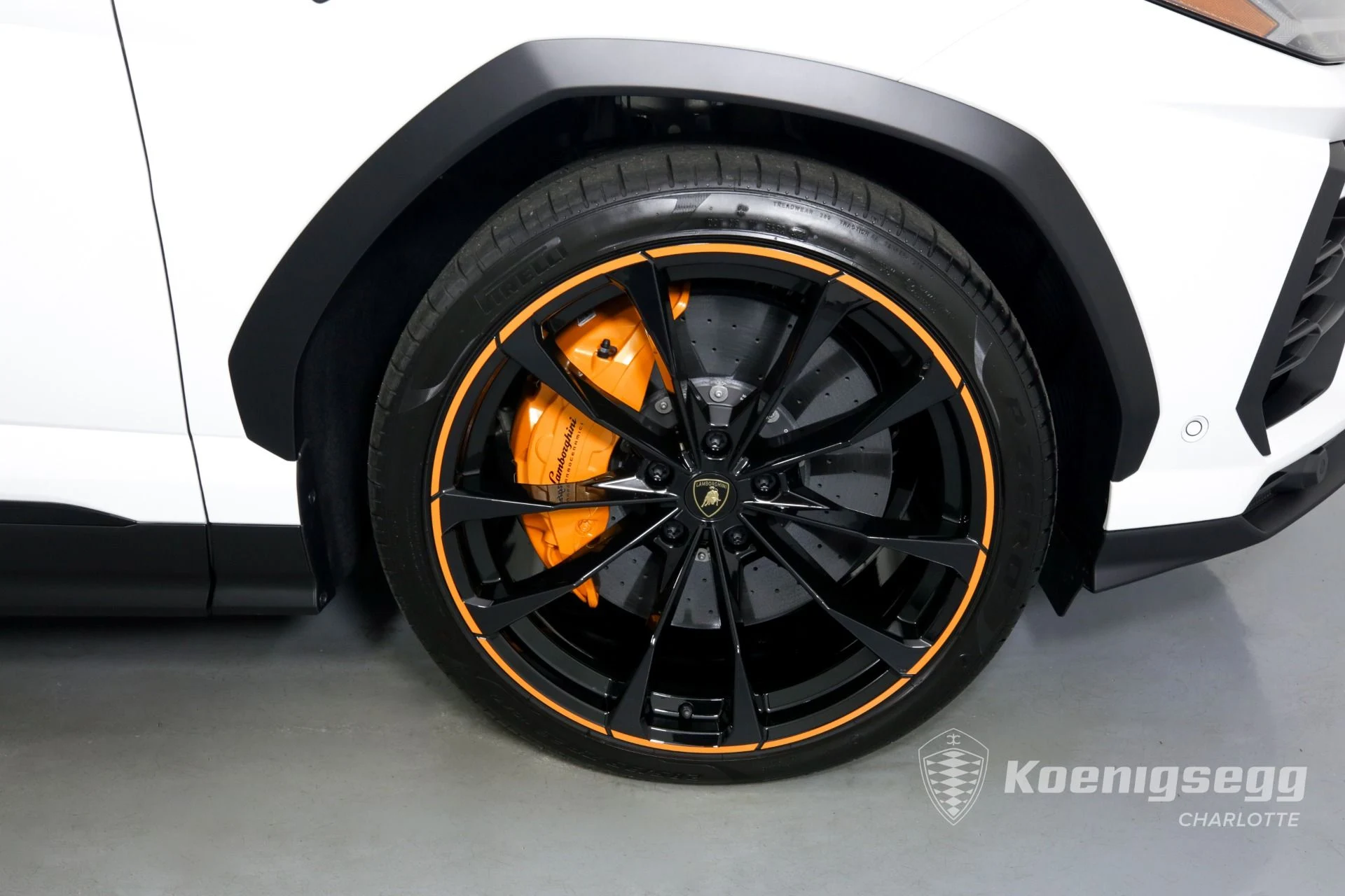 mph036_2799434729_Used_2022_LAMBORGHINI_URUS_1671576431_6c103785f9