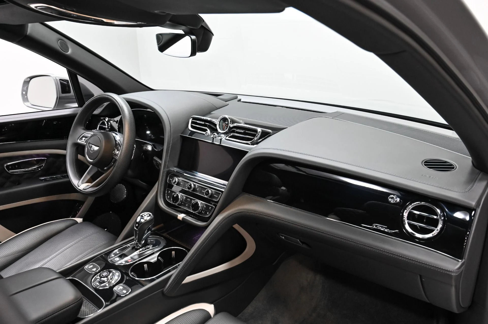 mph036_2816429689_Used_2022_Bentley_Bentayga_Speed_1758039444_49cd89f037