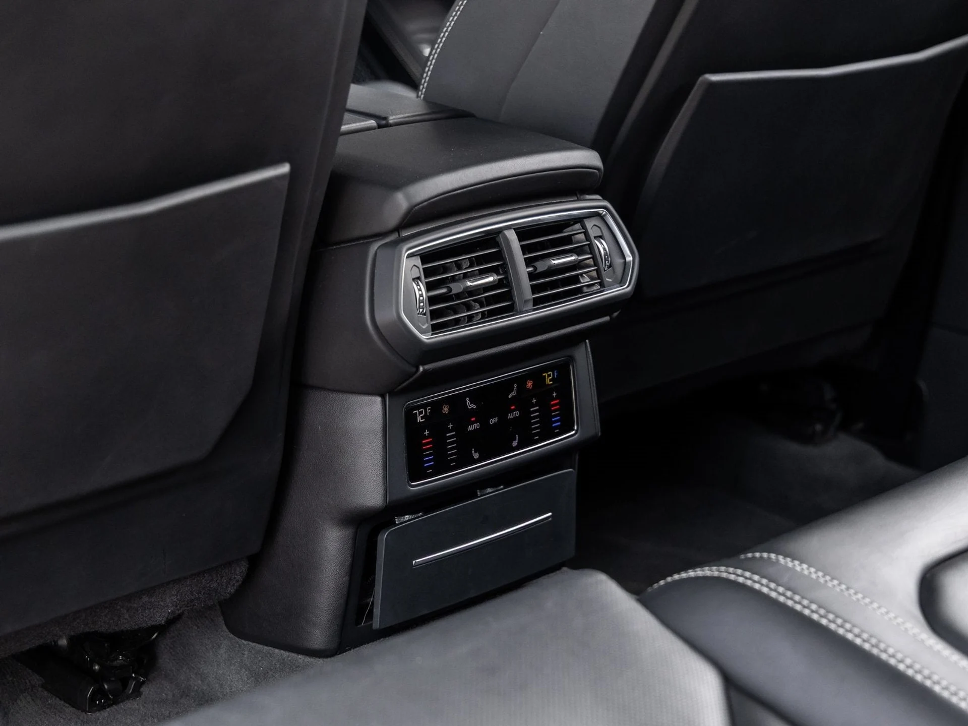 mph036_2841617510_37_efeab9087f