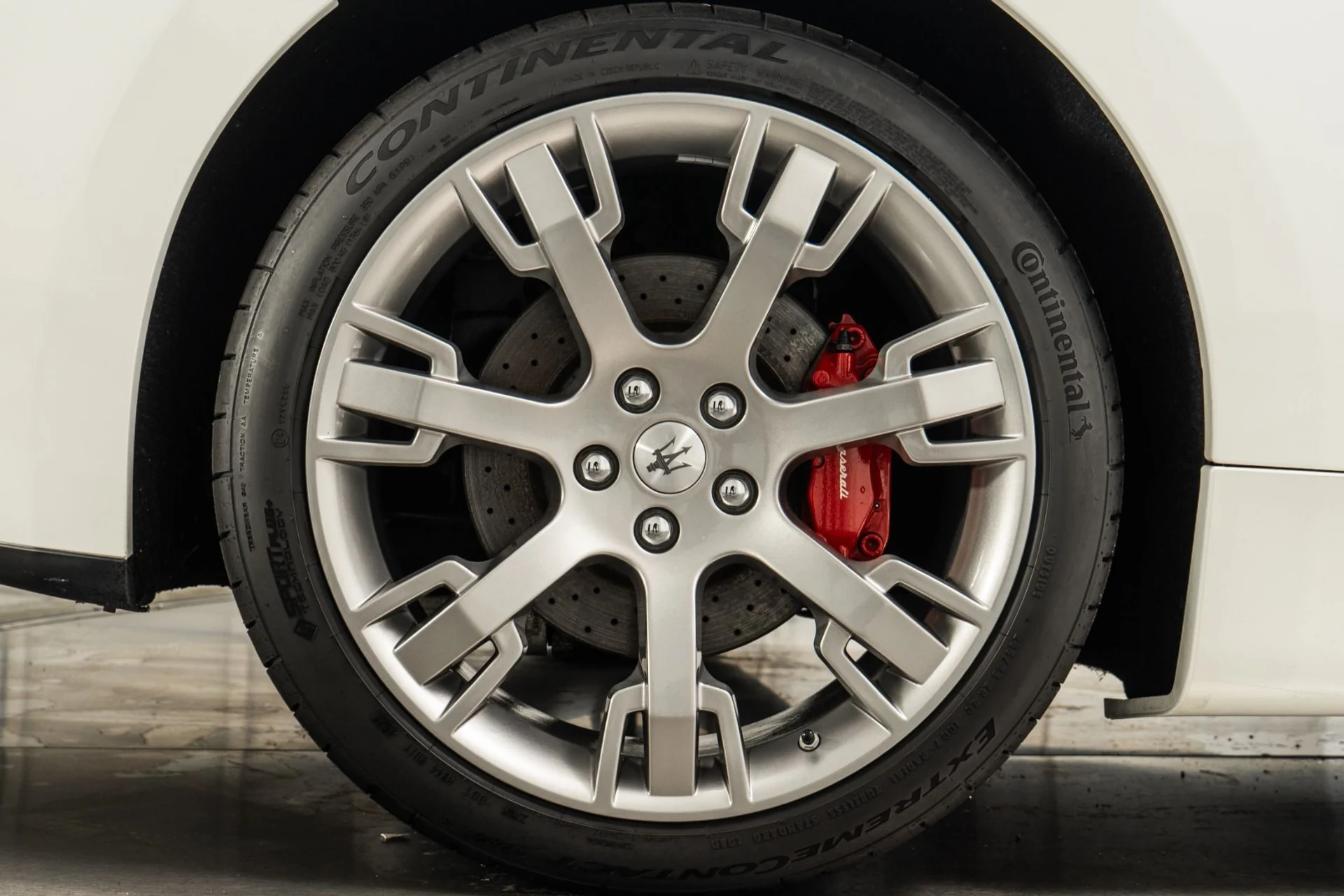 mph036_2850678590_Used_2012_Maserati_Gran_Turismo_S_1760125207_9547bb5004