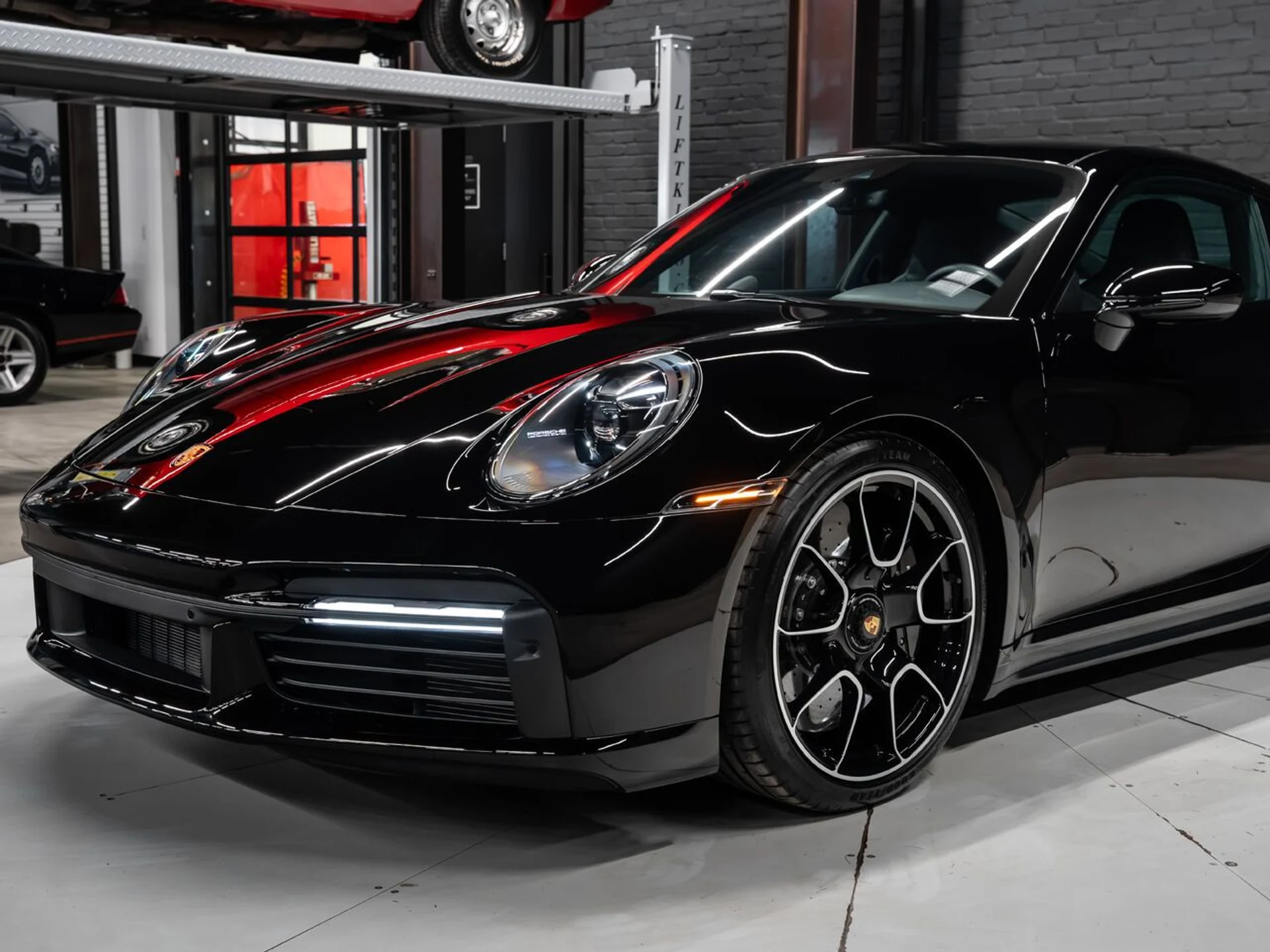 mph036_2862207212_porsche_911_2022_e1881a409f
