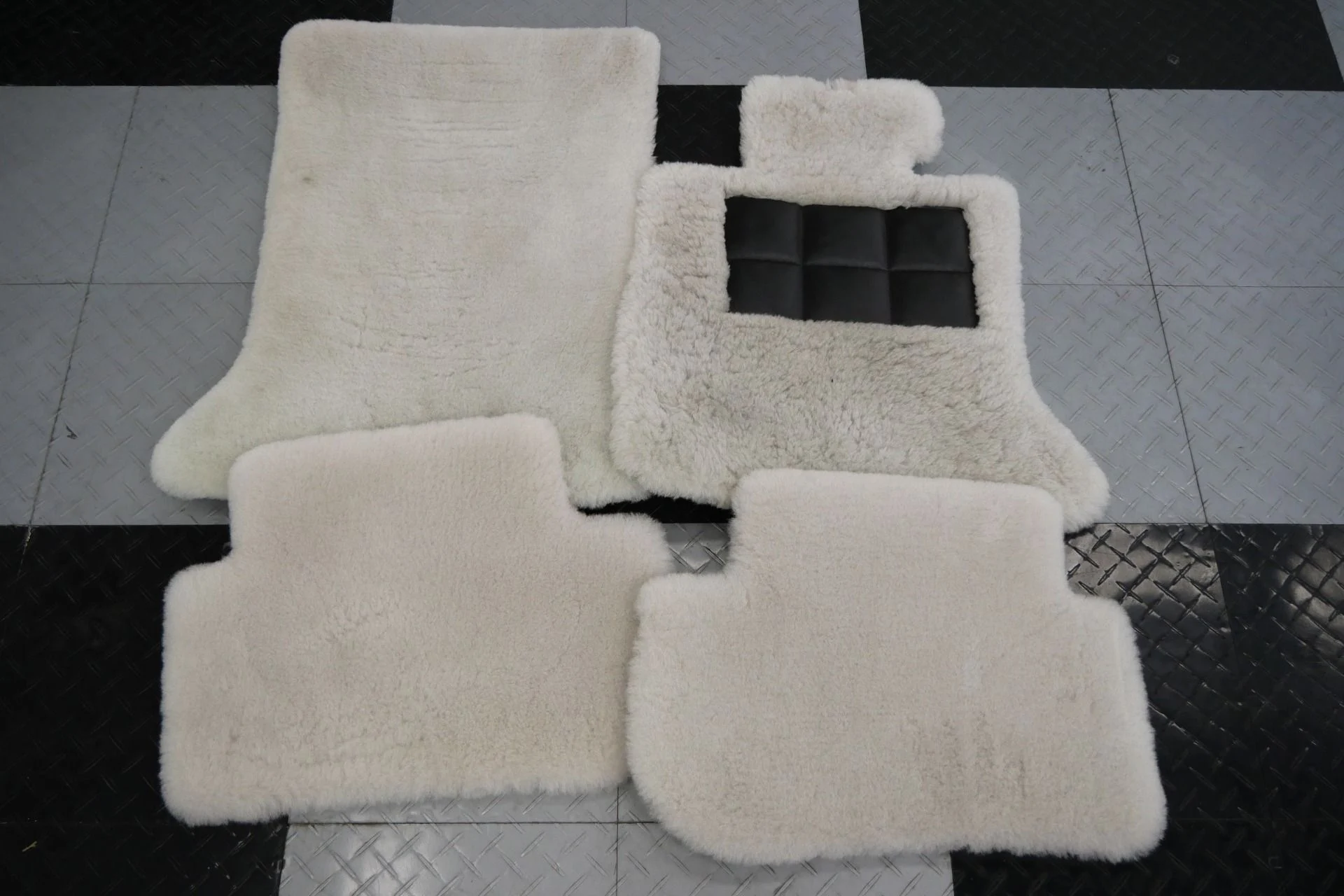 mph036_2865252195_Used_2019_Rolls_Royce_Wraith_The_Wraith_Package_Starlight_Headliner_Surround_Cameras_1773246282_1e7e8cf20b