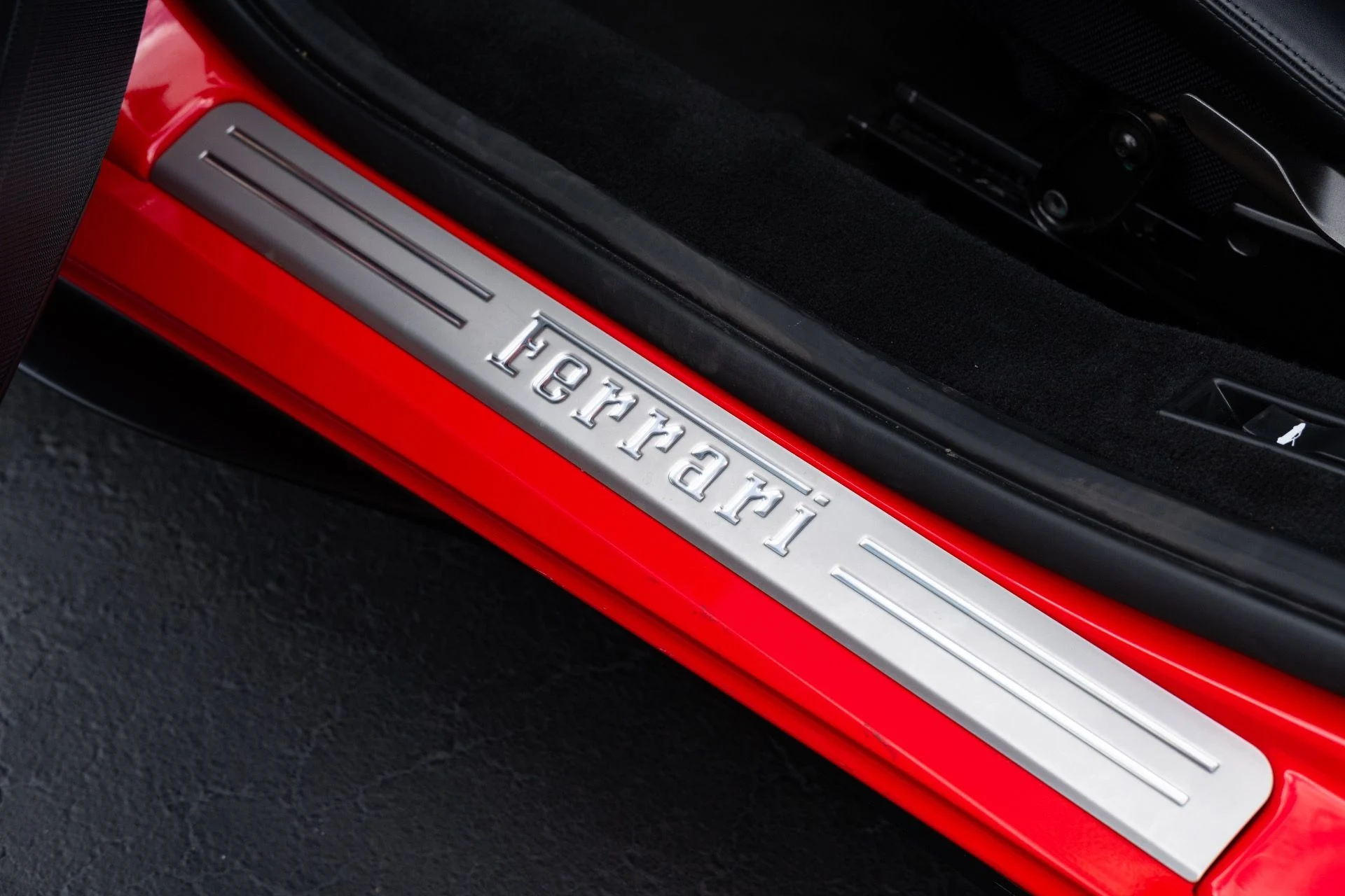 mph036_2868928736_Used_2022_Ferrari_F8_Tributo_1777610144_68cbd43dc9