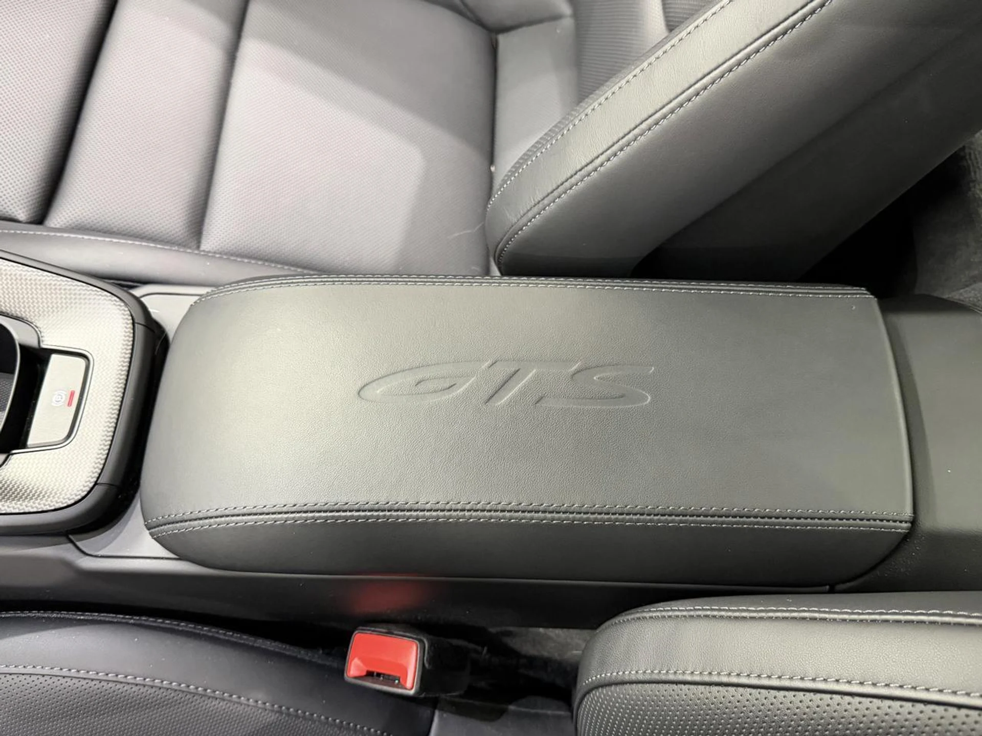 mph036_2875522038_70fef66ec7425821bdd40de39feabad0_5db5b0f4a6