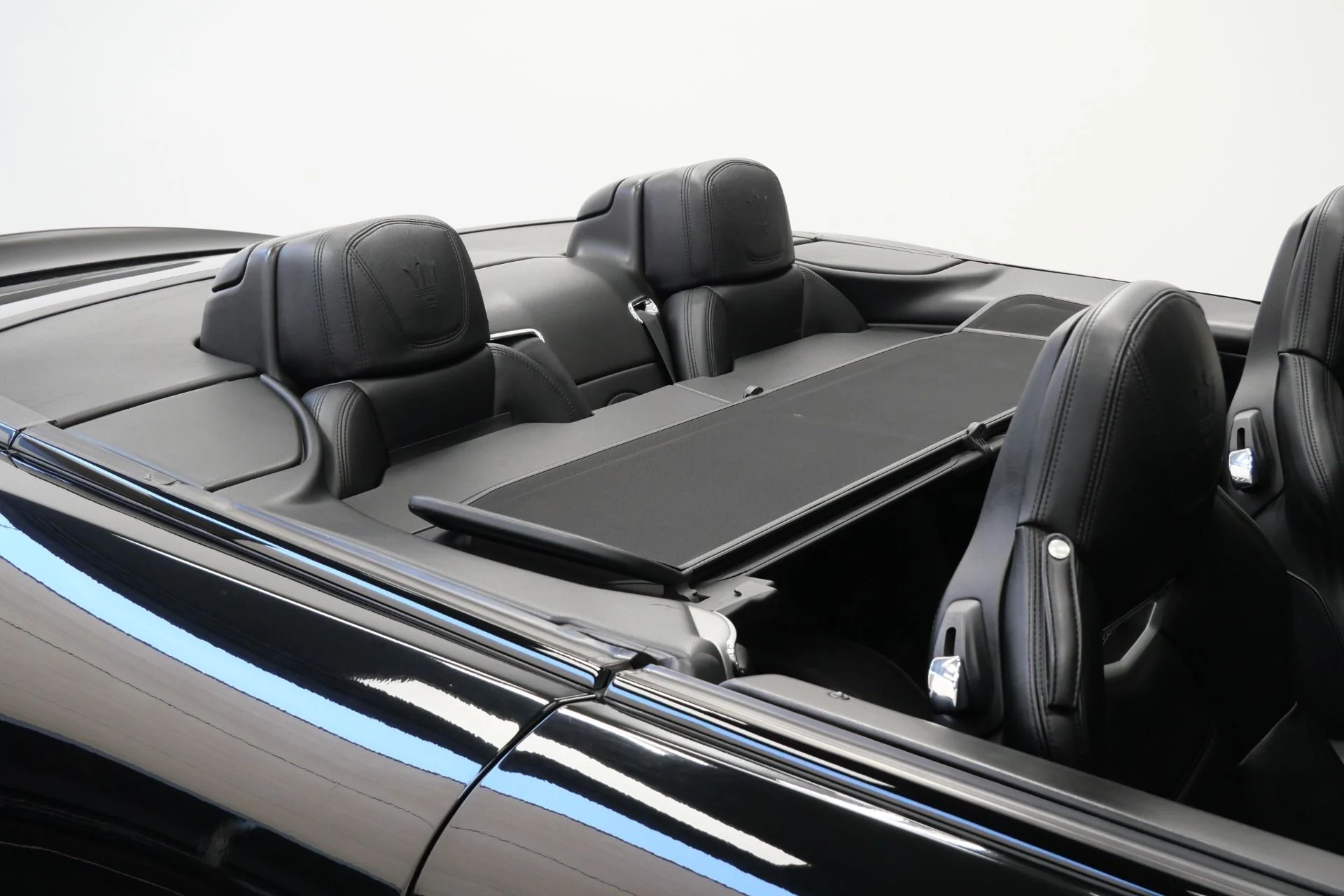 mph036_288218483_Used_2013_Maserati_Gran_Turismo_Convertible_MC_Carbon_Fiber_Interior_Trim_Great_Sound_1773764089_296604115a