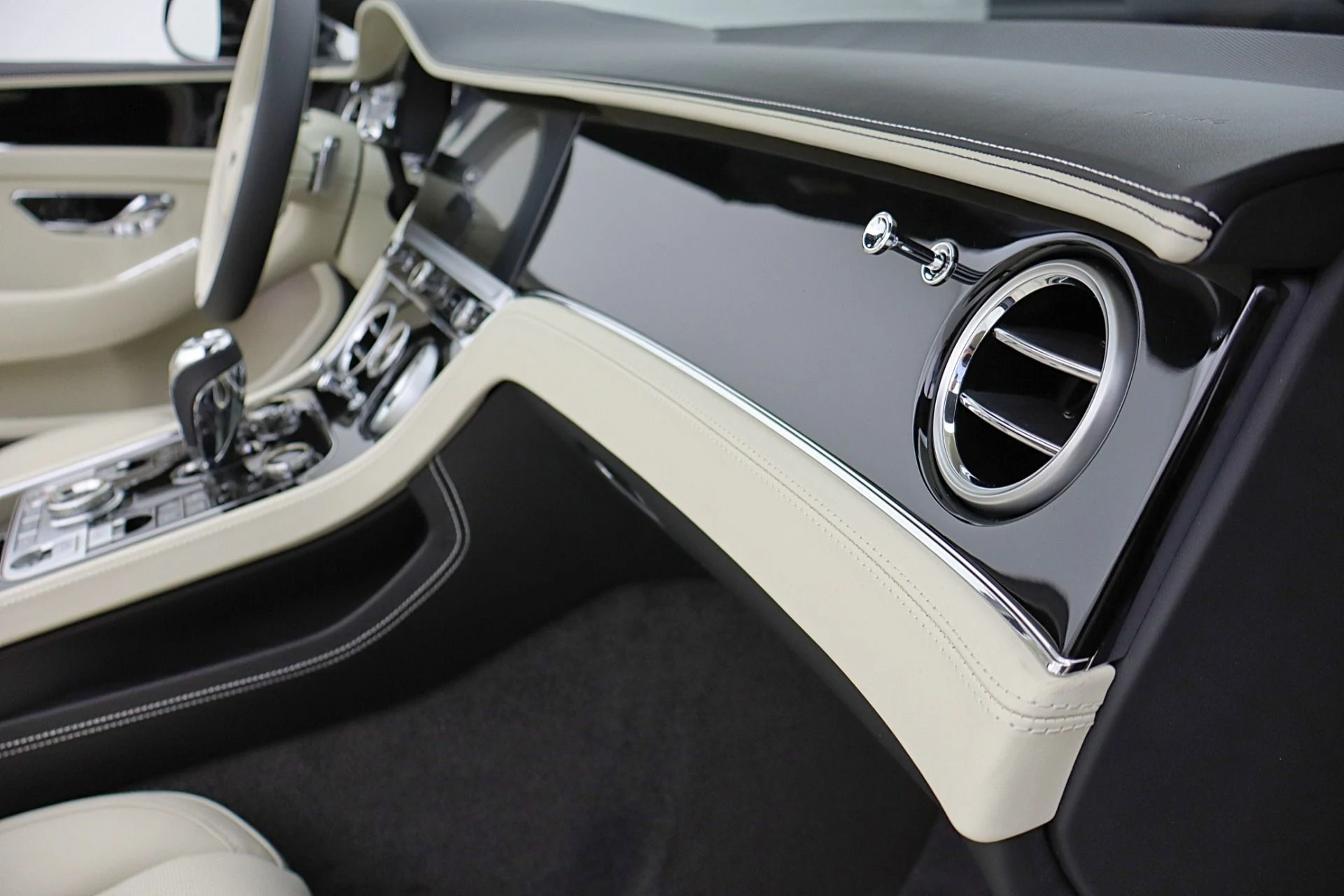 mph036_2884954992_New_2026_Bentley_Continental_GTC_97c6889fc5