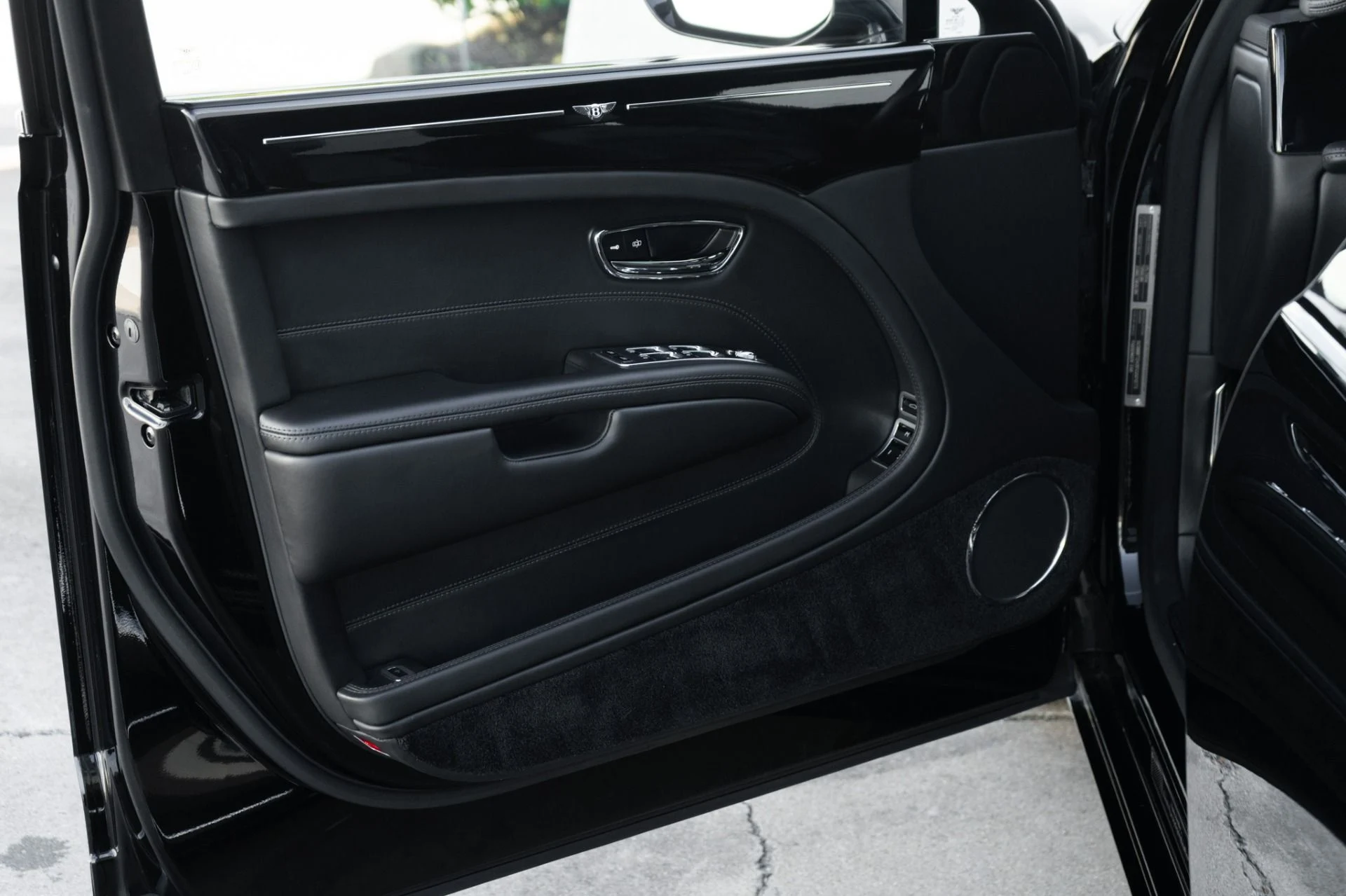 mph036_2897810739_Used_2015_Bentley_Mulsanne_1763677193_756ca2981d