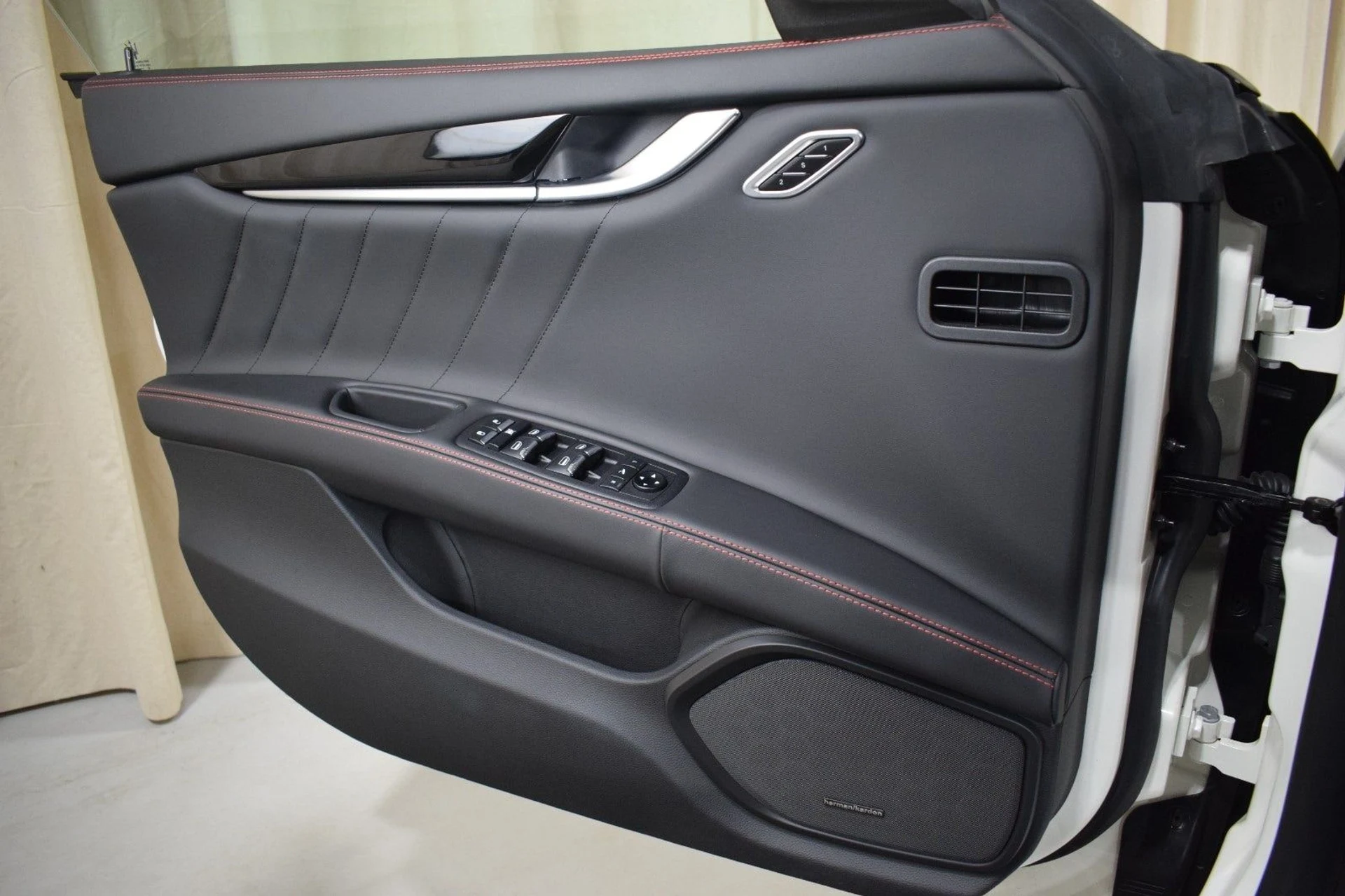 mph036_2904944619_b953492736c0bc4fcead487efbc60a66x_47a017471c