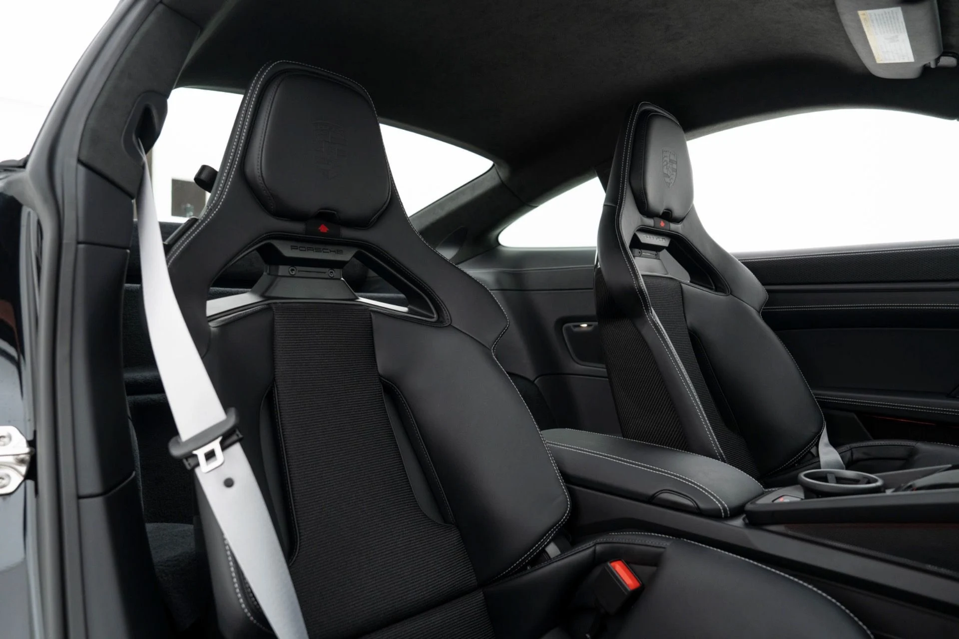 mph036_2925273630_Used_2026_Porsche_911_GT_3_Touring_1774627050_f50027bffc