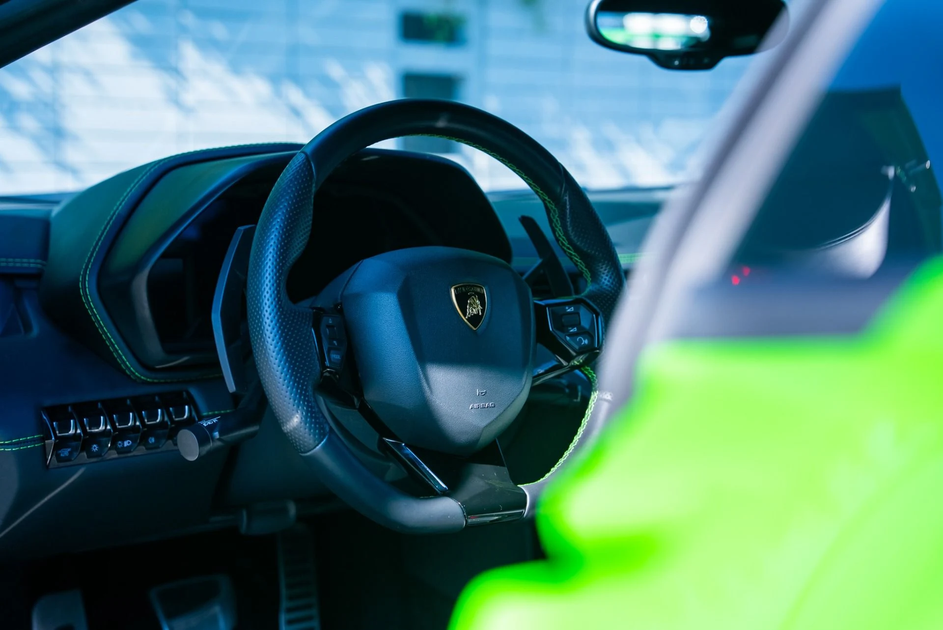 mph036_2930920766_Used_2018_Lamborghini_Aventador_LP_740_4_S_1762289338_40650bb6bc