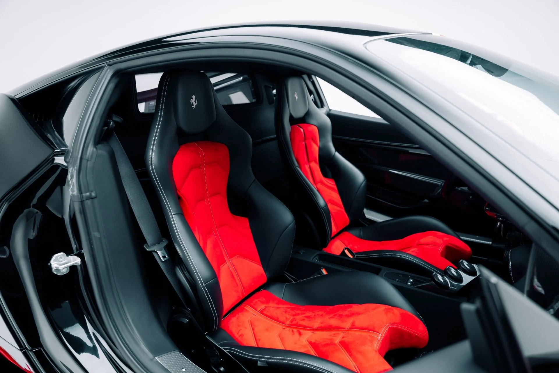 mph036_2946079916_Used_2015_Ferrari_458_Speciale_1763680146_96d095dfe8