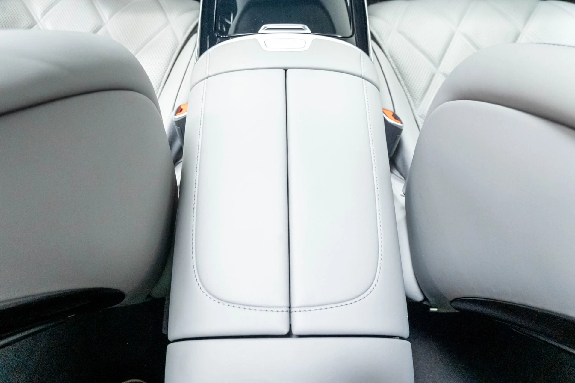 mph036_295537130_Used_2024_Mercedes_Benz_S_Class_Maybach_S_680_4_MATIC_1777501614_4b8d85a2e9