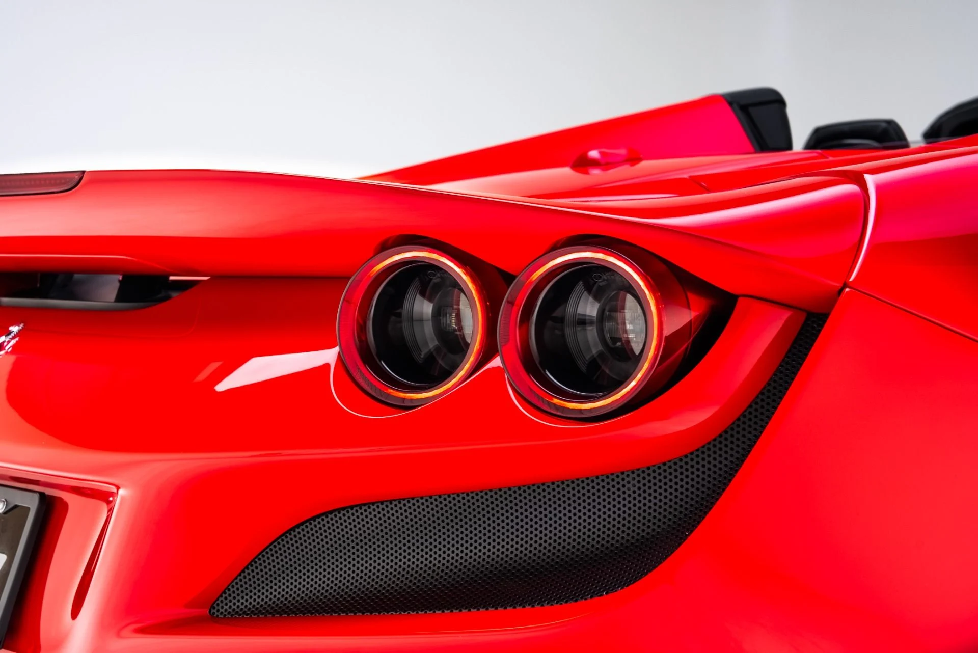 mph036_295774733_Used_2022_Ferrari_F8_Spider_1772060446_06604e36d0