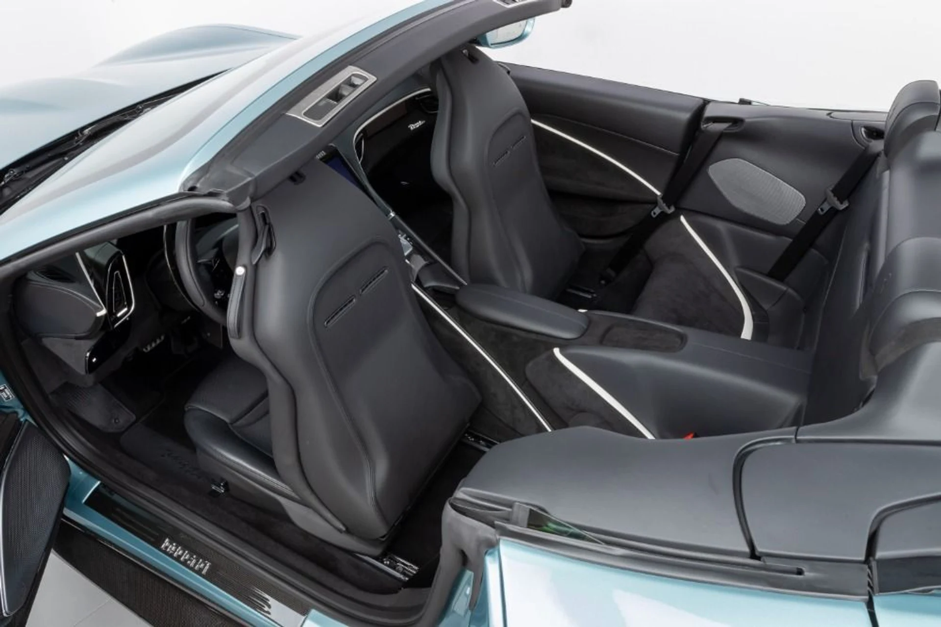 mph036_2962592687_Used_2024_Ferrari_Roma_Spider_b9a2786382