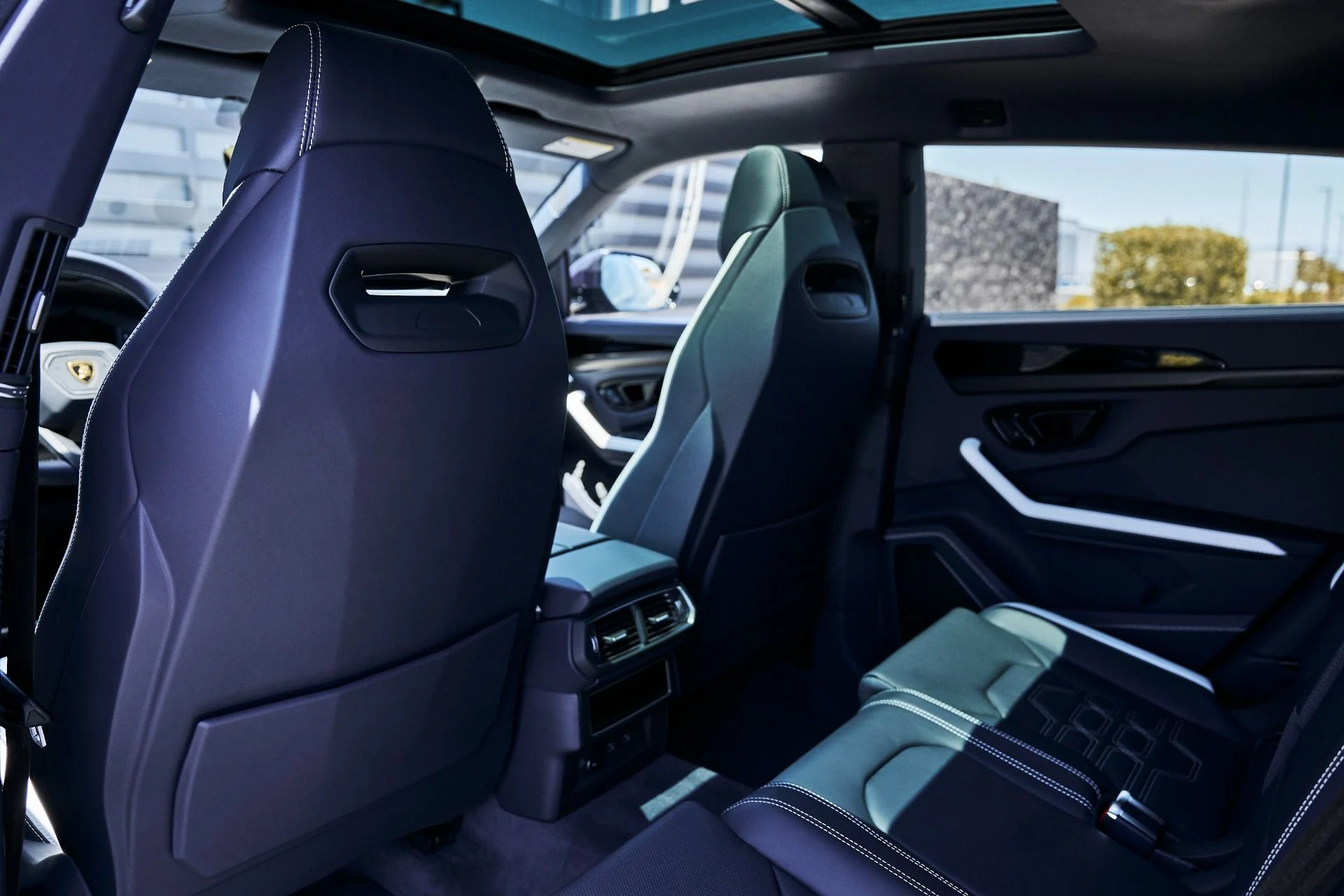 mph036_2972546376_Used_2025_Lamborghini_Urus_SE_1780417782_a30e325a01