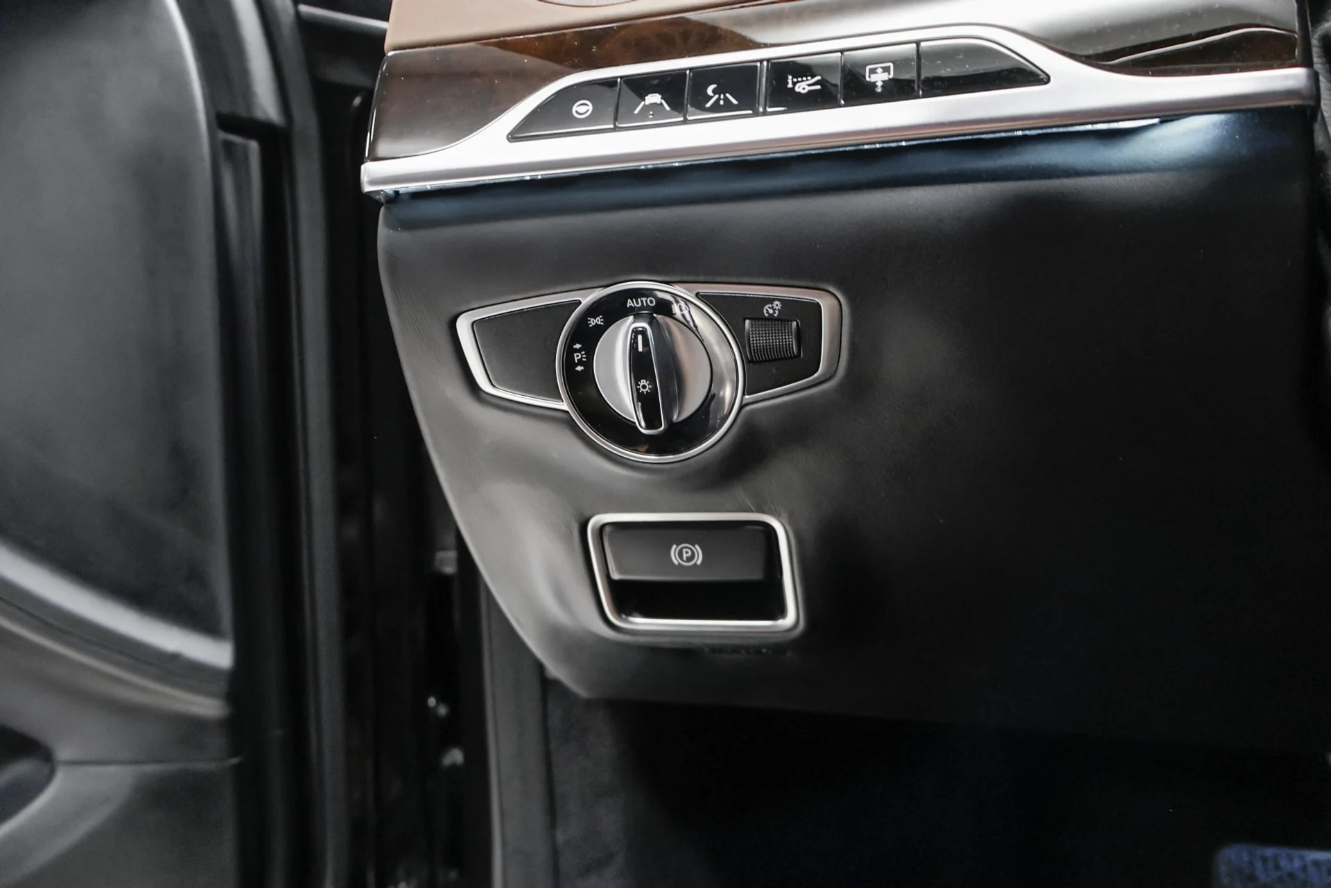 mph036_2973161458_Used_2019_Mercedes_Benz_S_Class_Maybach_S_560_4_MATIC_1761681414_f16e67d7c0