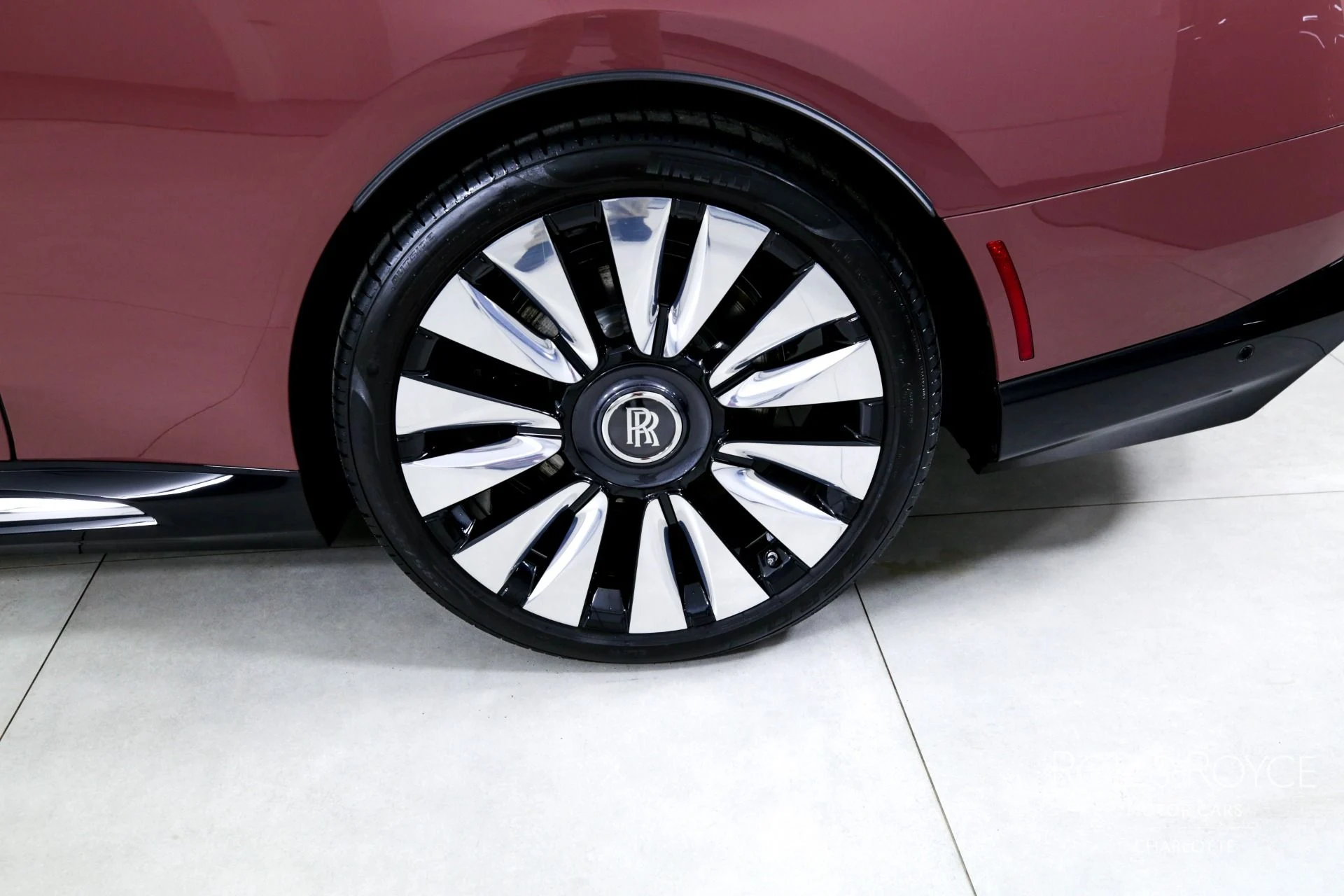 mph036_2976791150_Used_2024_Rolls_Royce_Spectre_1738086247_9196351f9f
