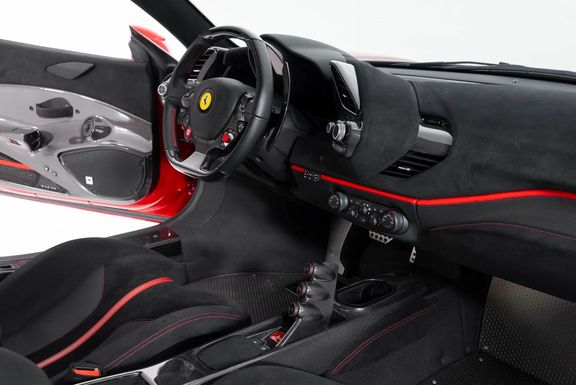 mph036_2995813490_Used_2019_Ferrari_488_Pista_1760379304_f535053a8f