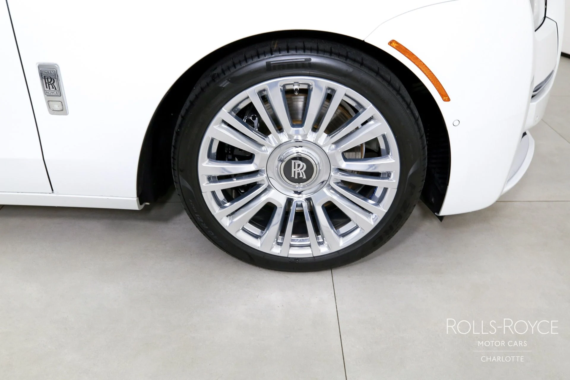 mph036_2997144371_Used_2022_Rolls_Royce_Ghost_1755181543_73e986fedd