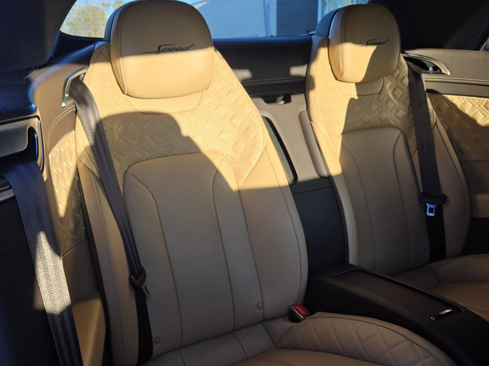 mph036_3002009632_05701138a14deffe3f424a74b6764ecex_9b4d38b0f6