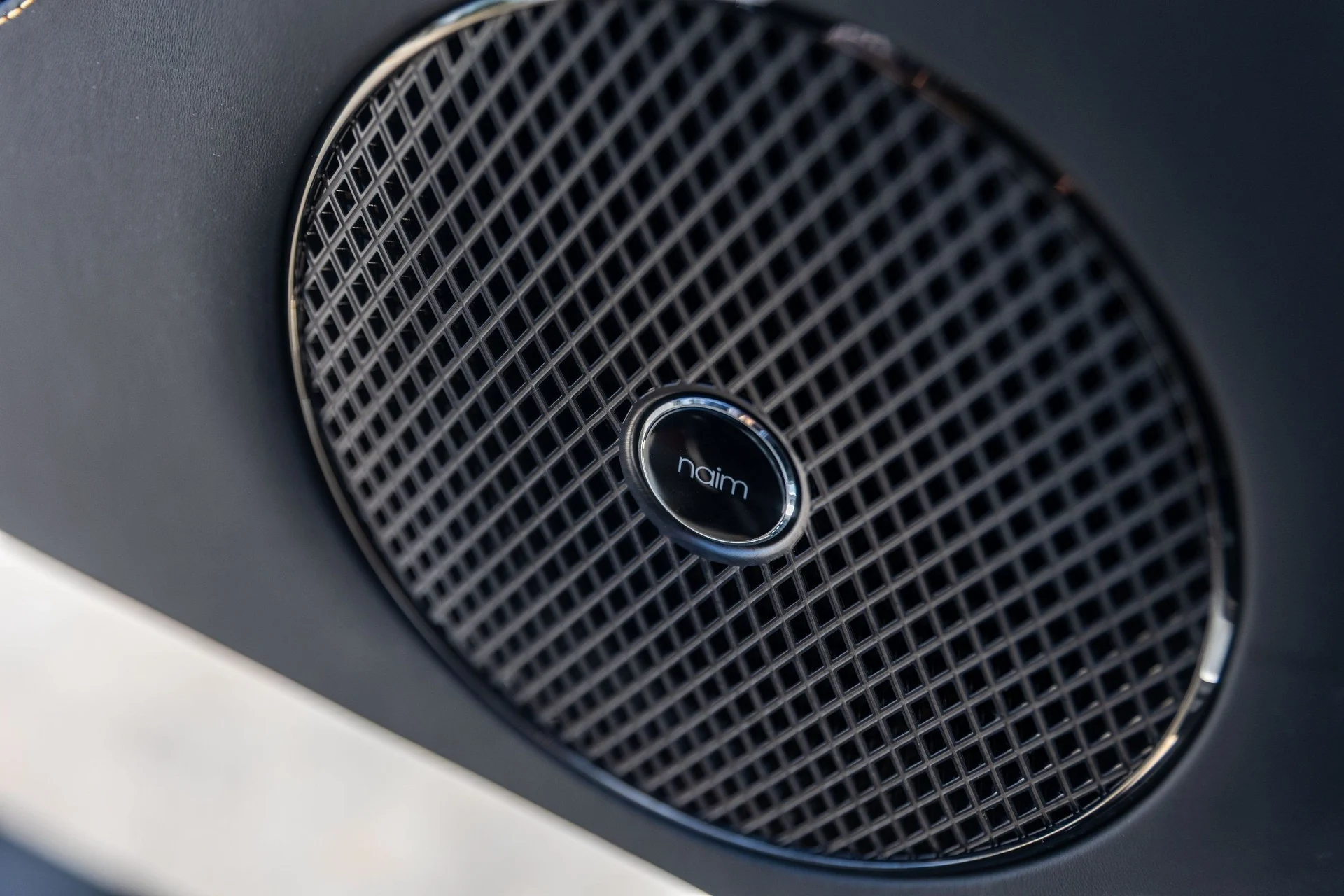 mph036_3019850142_Hi_Tech_Luxury_Imports_LLC_SCBCP_2_ZG_0_SC_023285_image_36_62f36c1ea2
