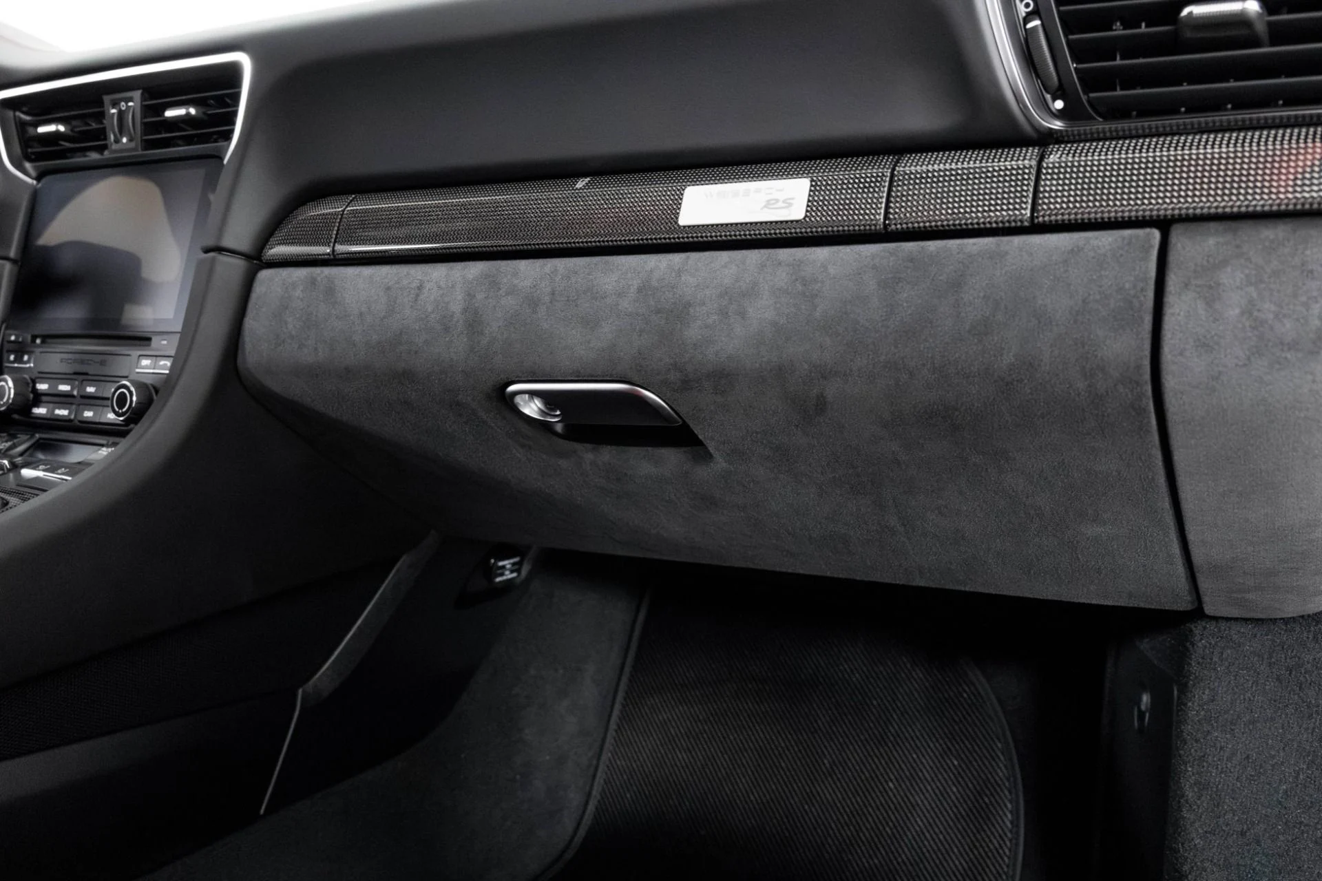 mph036_3024281460_Used_2018_Porsche_911_GT_2_RS_1763508422_be12bf82c0