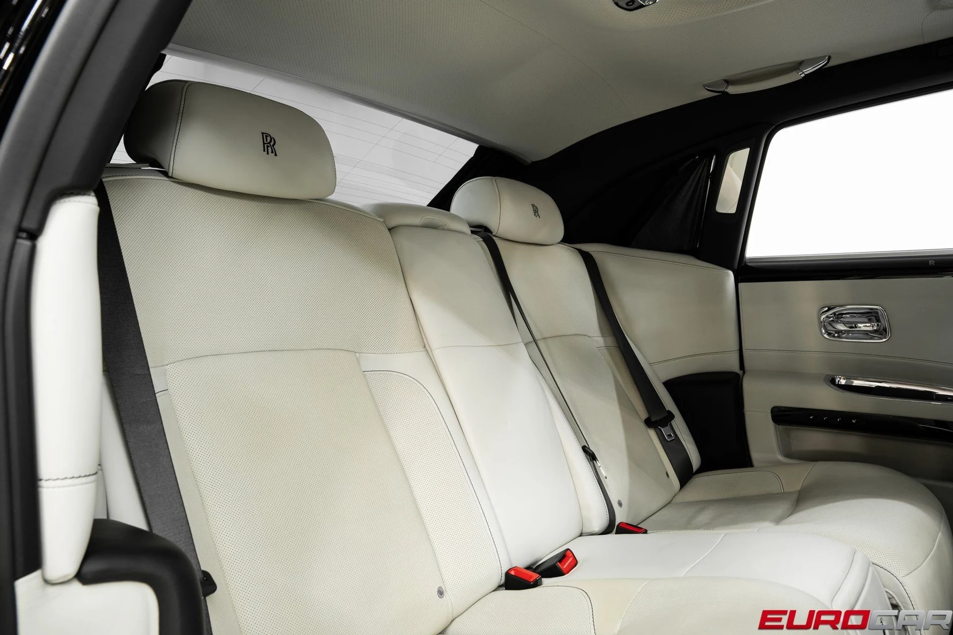 mph036_3036119878_image_37_d7185b7c7e