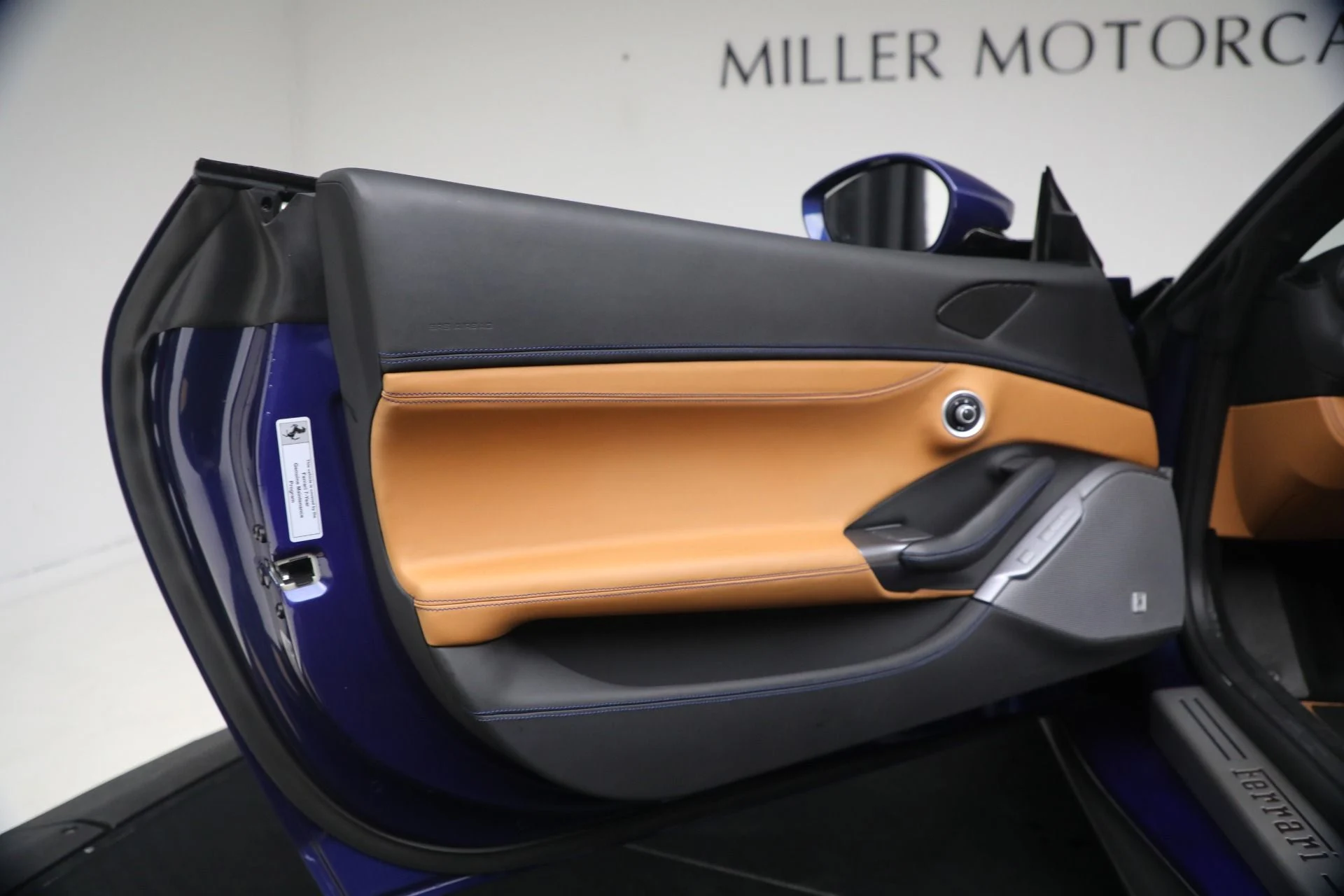 mph036_3058545572_Used_2020_Ferrari_Portofino_1775654486_12cedeaf91