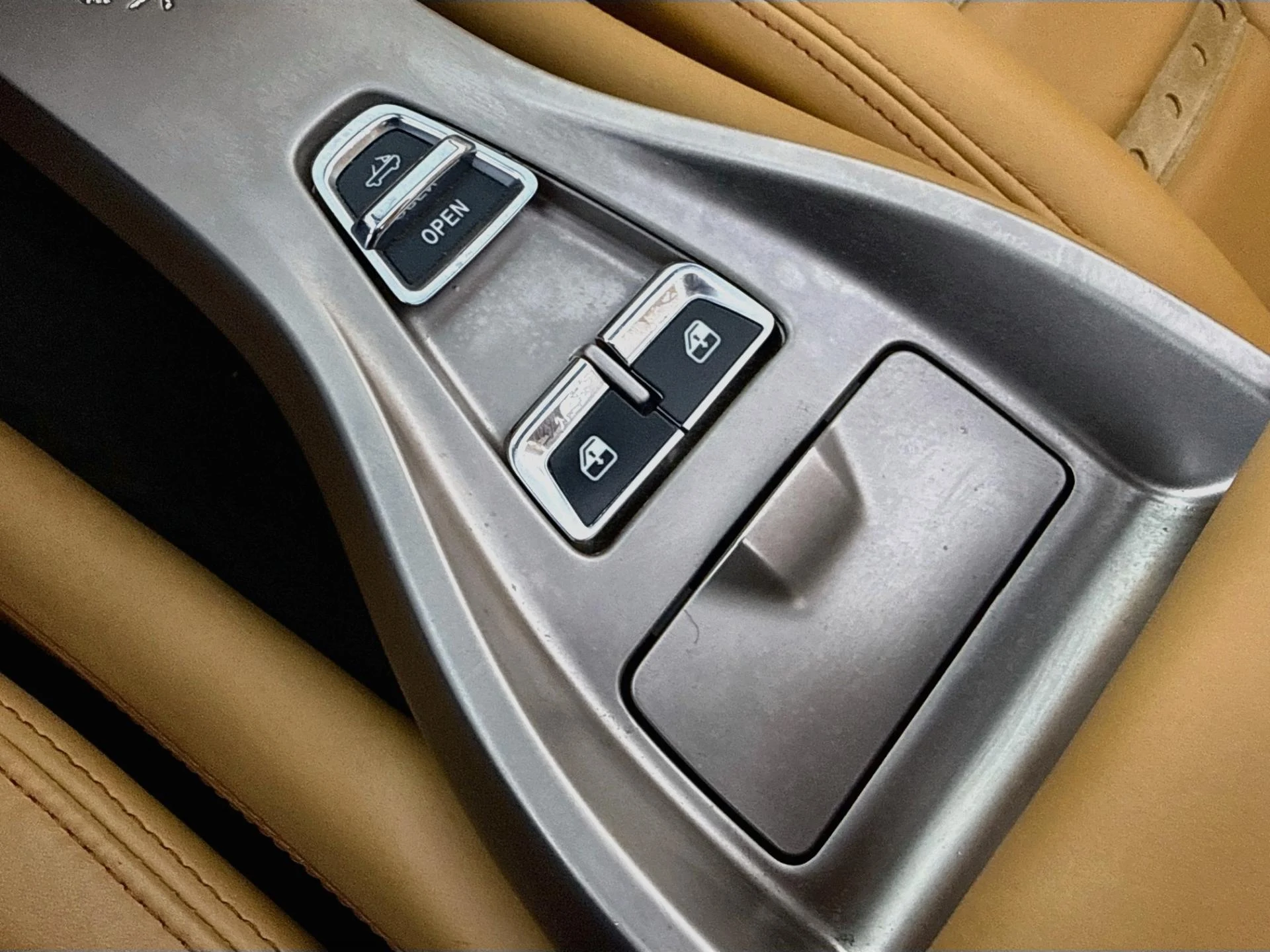 mph036_3062136281_Used_2010_Ferrari_California_1790360487_8f32b6c2bc