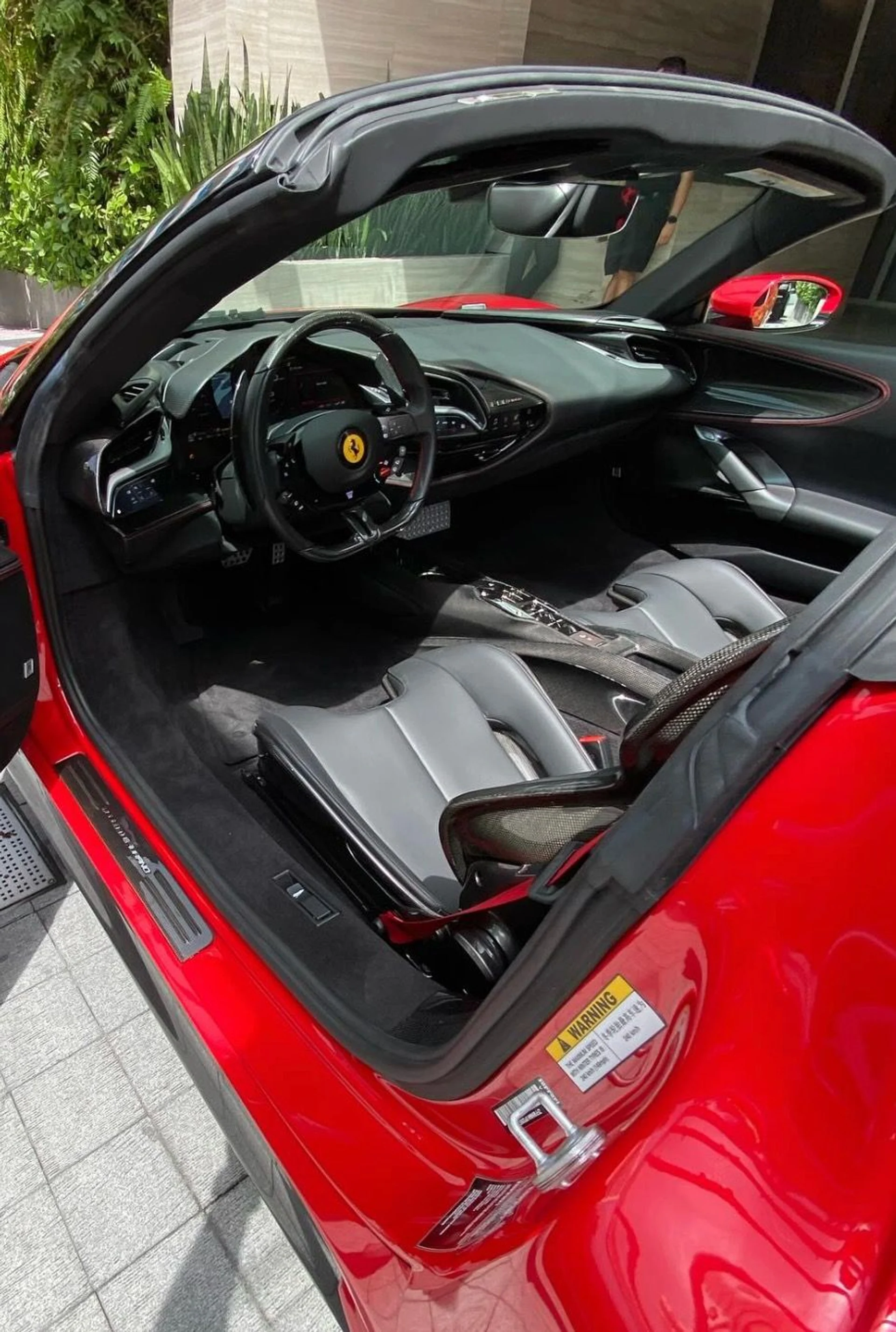 mph036_3064864719_Used_2023_Ferrari_SF_90_Spider_1758758147_176e8e7824