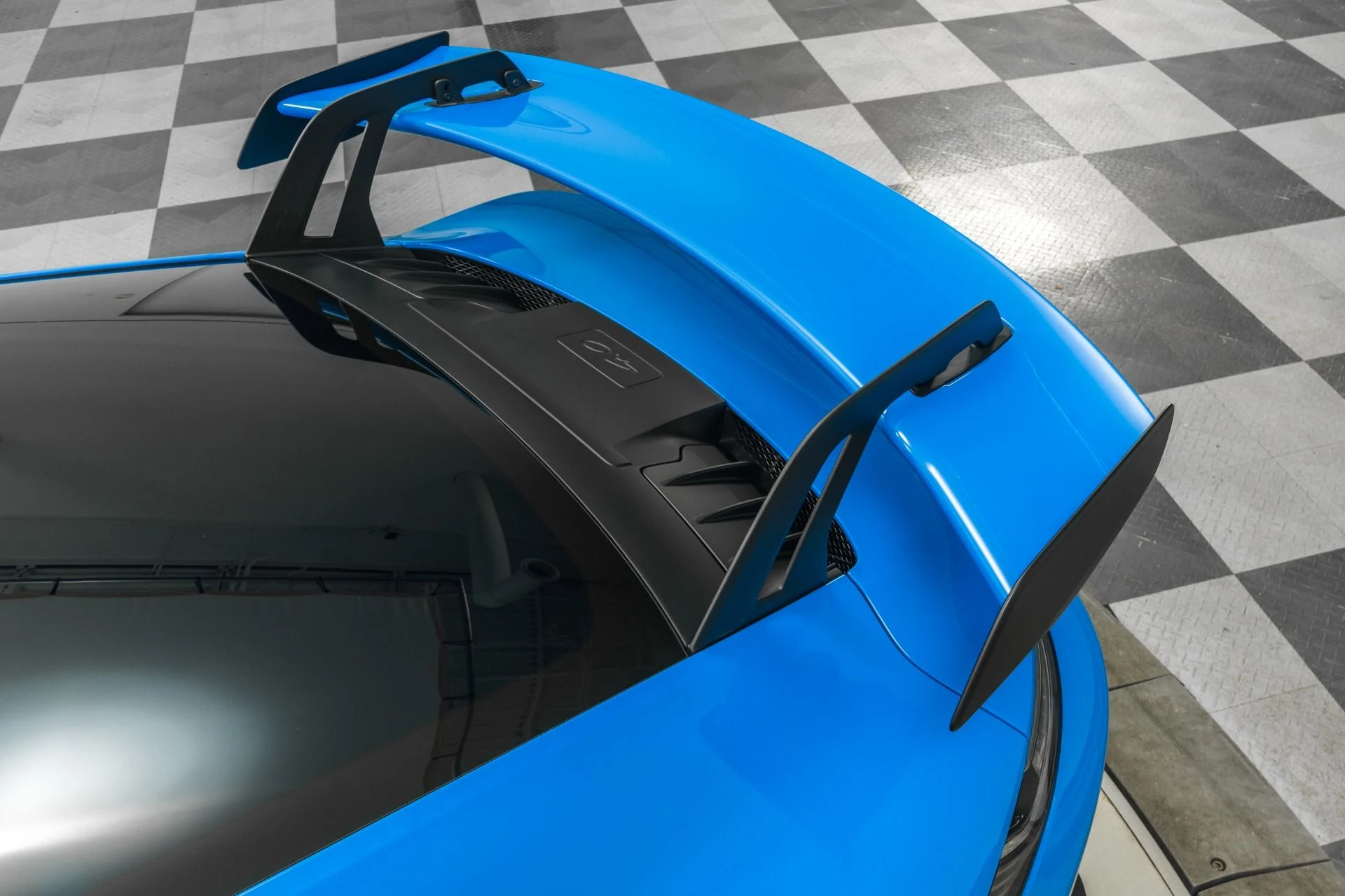 mph036_306832572_Used_2022_Porsche_911_GT_3_Carbon_Buckets_Blue_Stitching_and_Belts_1768487811_dada9775a3