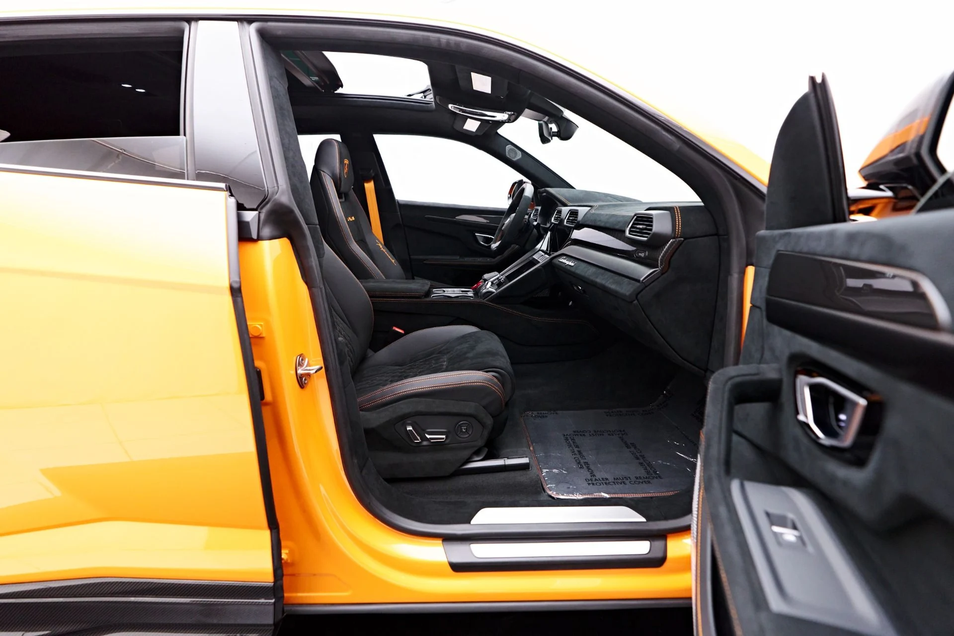 mph036_3070100003_Used_2023_Lamborghini_Urus_Performante_1758074145_8624cdeb1f